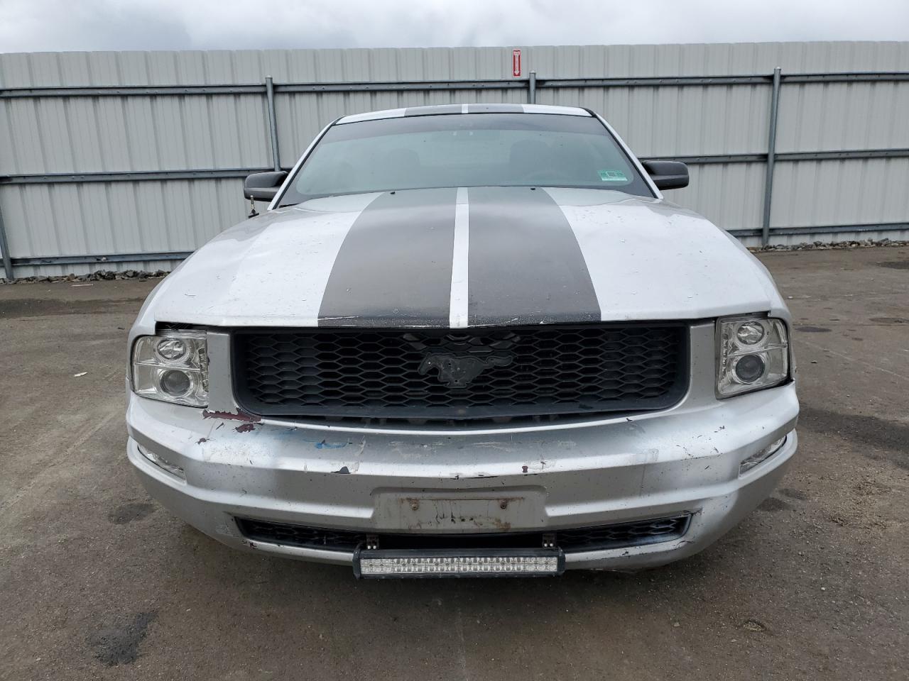 Photo 4 VIN: 1ZVHT80N995137181 - FORD MUSTANG 