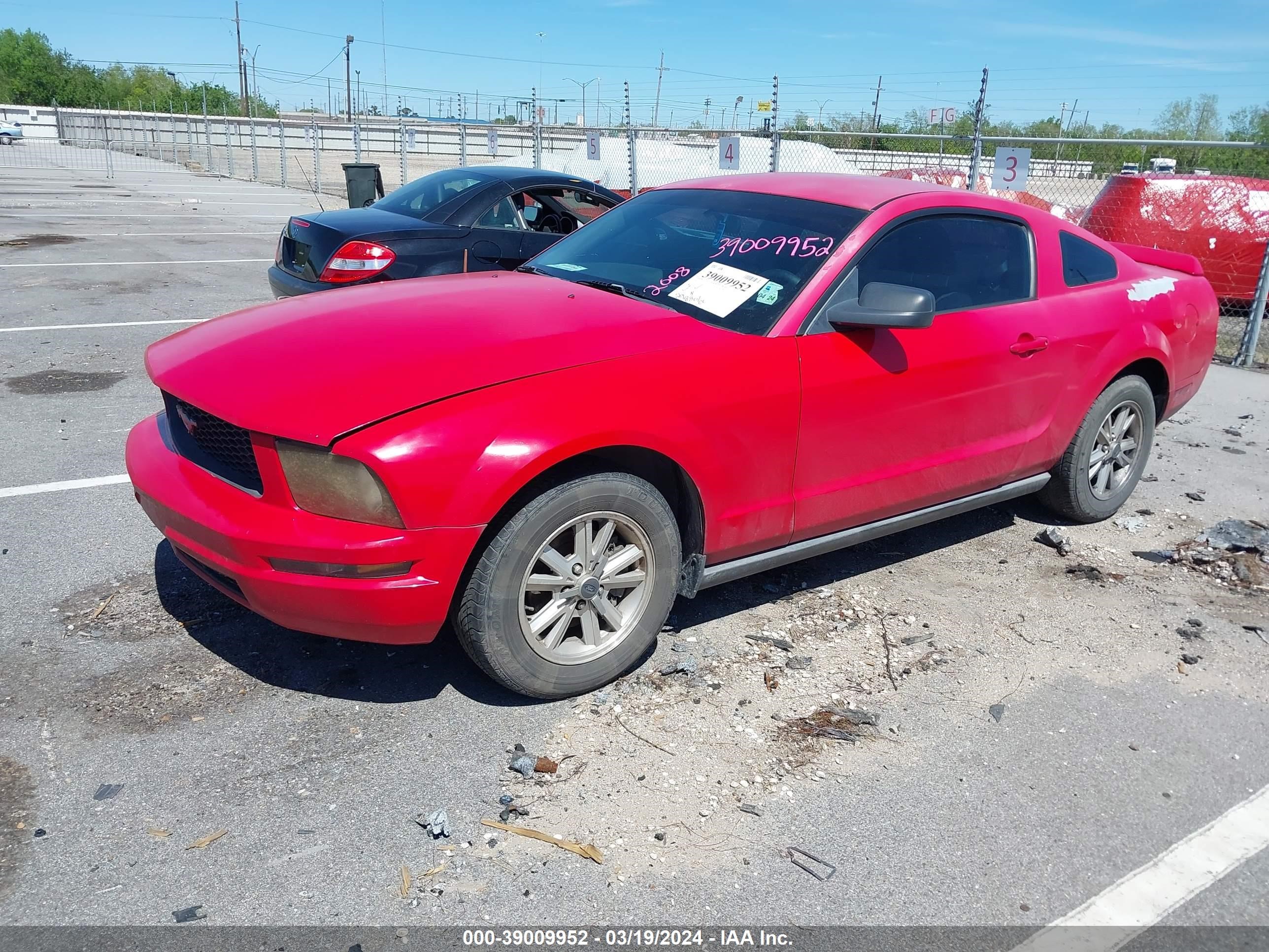 Photo 1 VIN: 1ZVHT80NX85184749 - FORD MUSTANG 