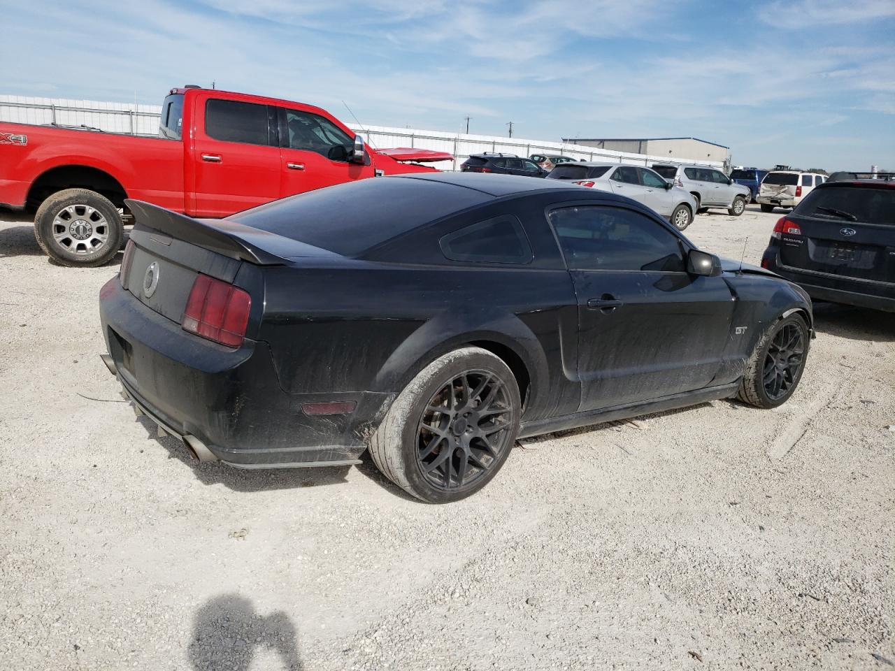 Photo 2 VIN: 1ZVHT82H165253106 - FORD MUSTANG 