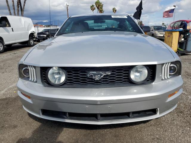 Photo 4 VIN: 1ZVHT82H255130607 - FORD MUSTANG 