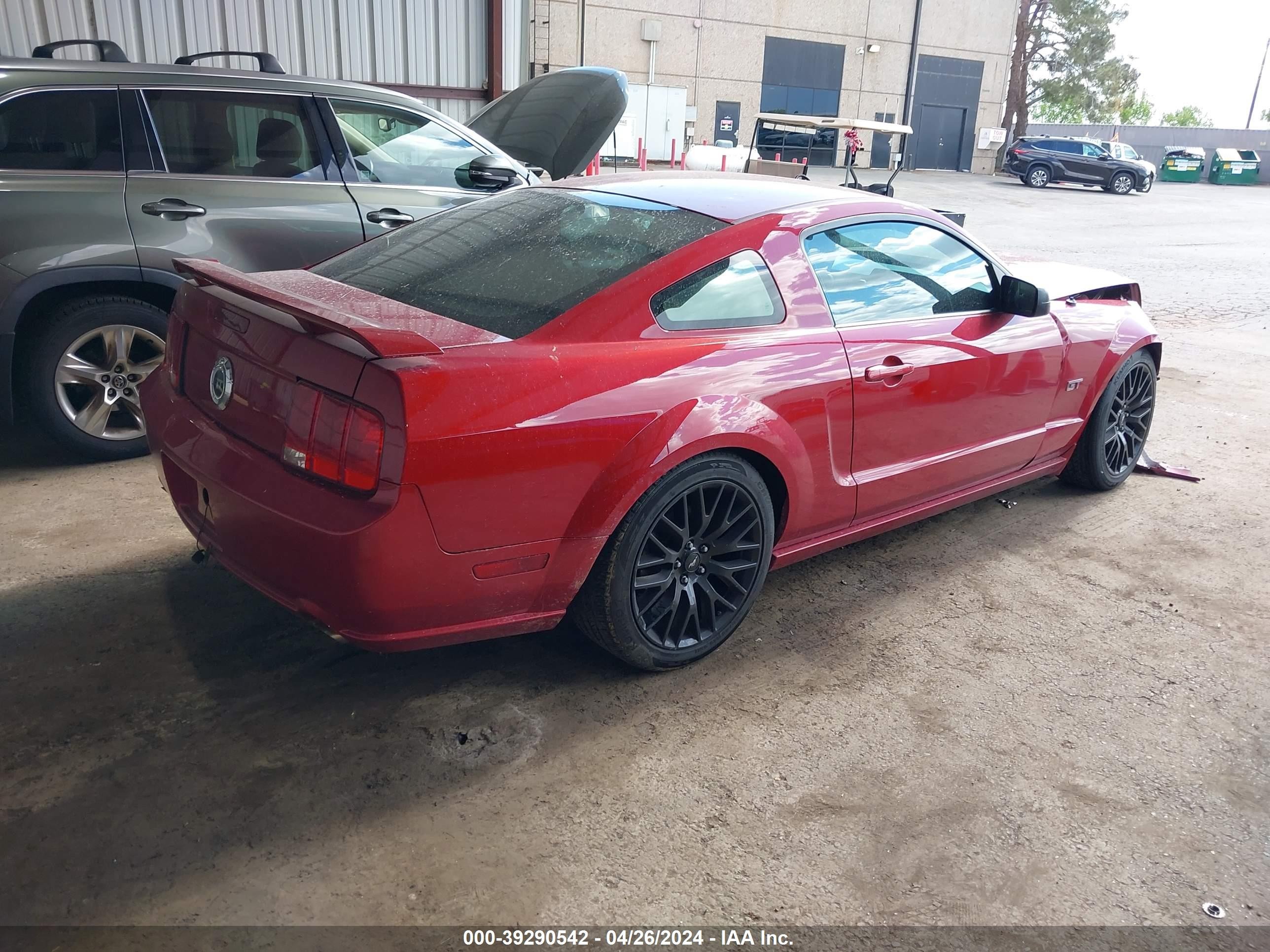 Photo 3 VIN: 1ZVHT82H285155947 - FORD MUSTANG 