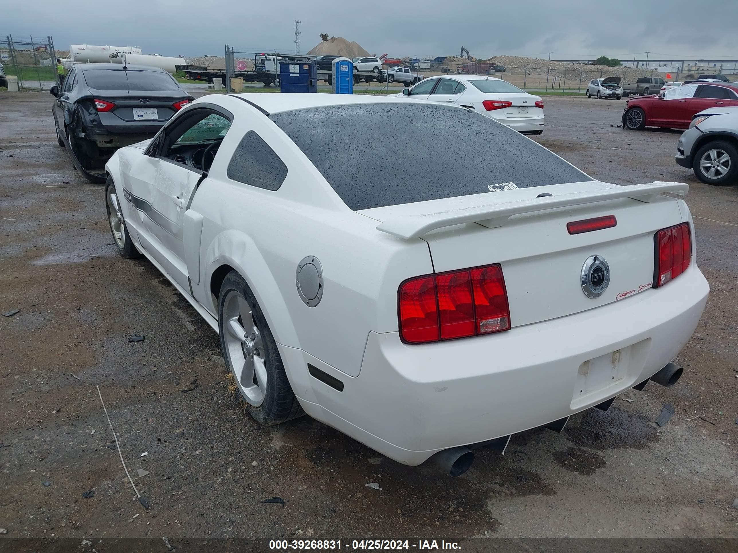 Photo 2 VIN: 1ZVHT82H395109108 - FORD MUSTANG 