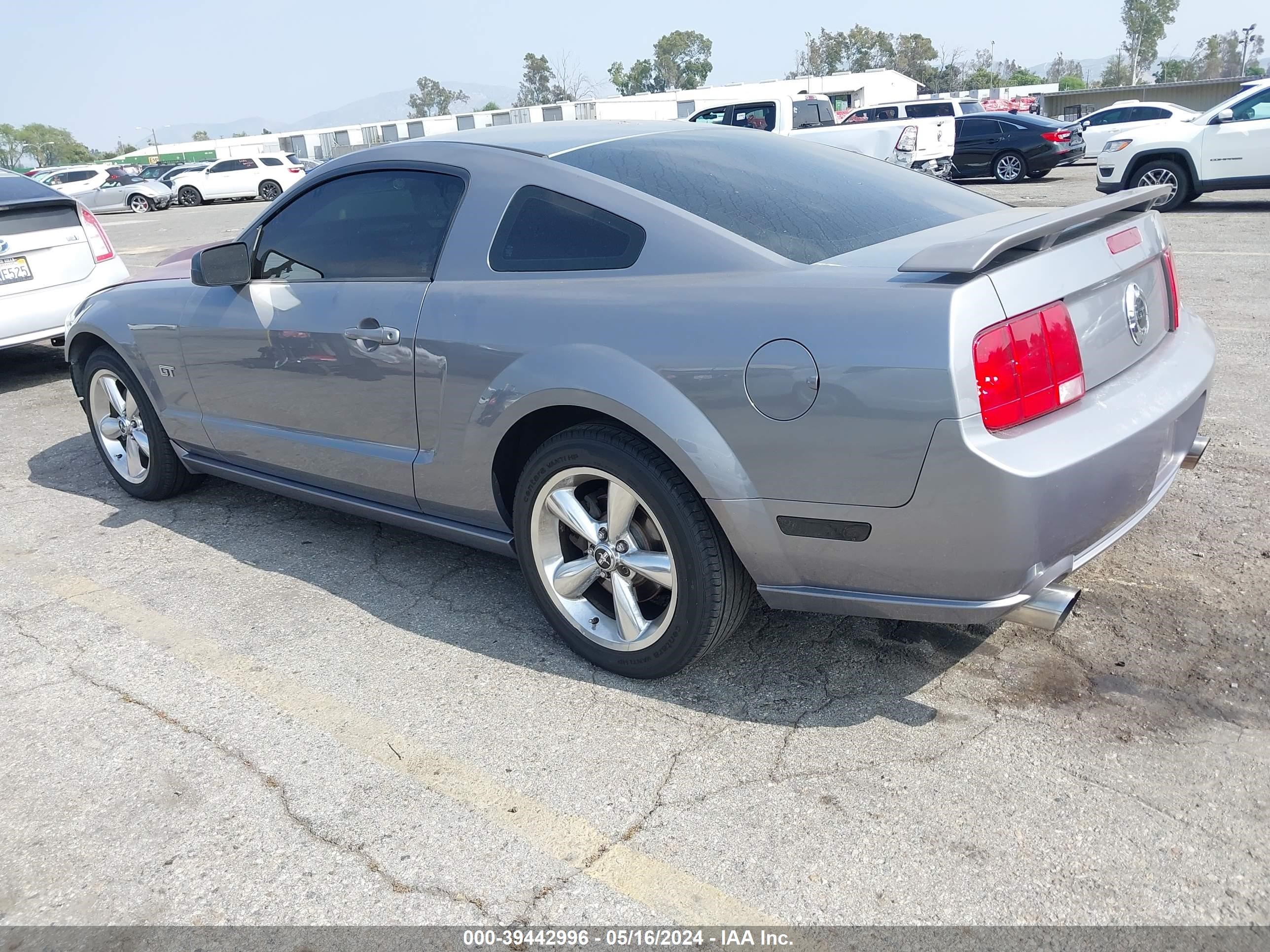 Photo 2 VIN: 1ZVHT82H565260348 - FORD MUSTANG 