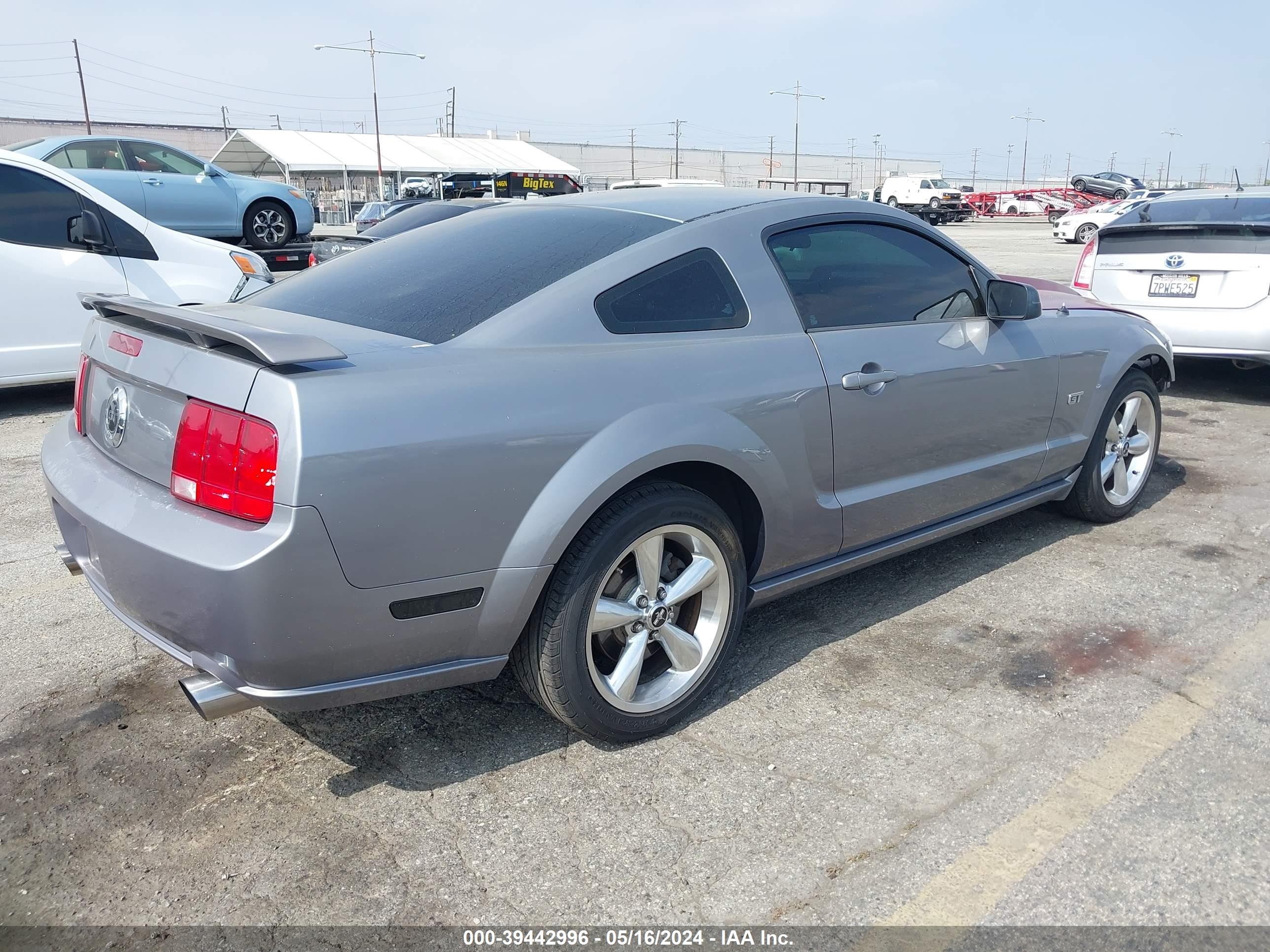 Photo 3 VIN: 1ZVHT82H565260348 - FORD MUSTANG 