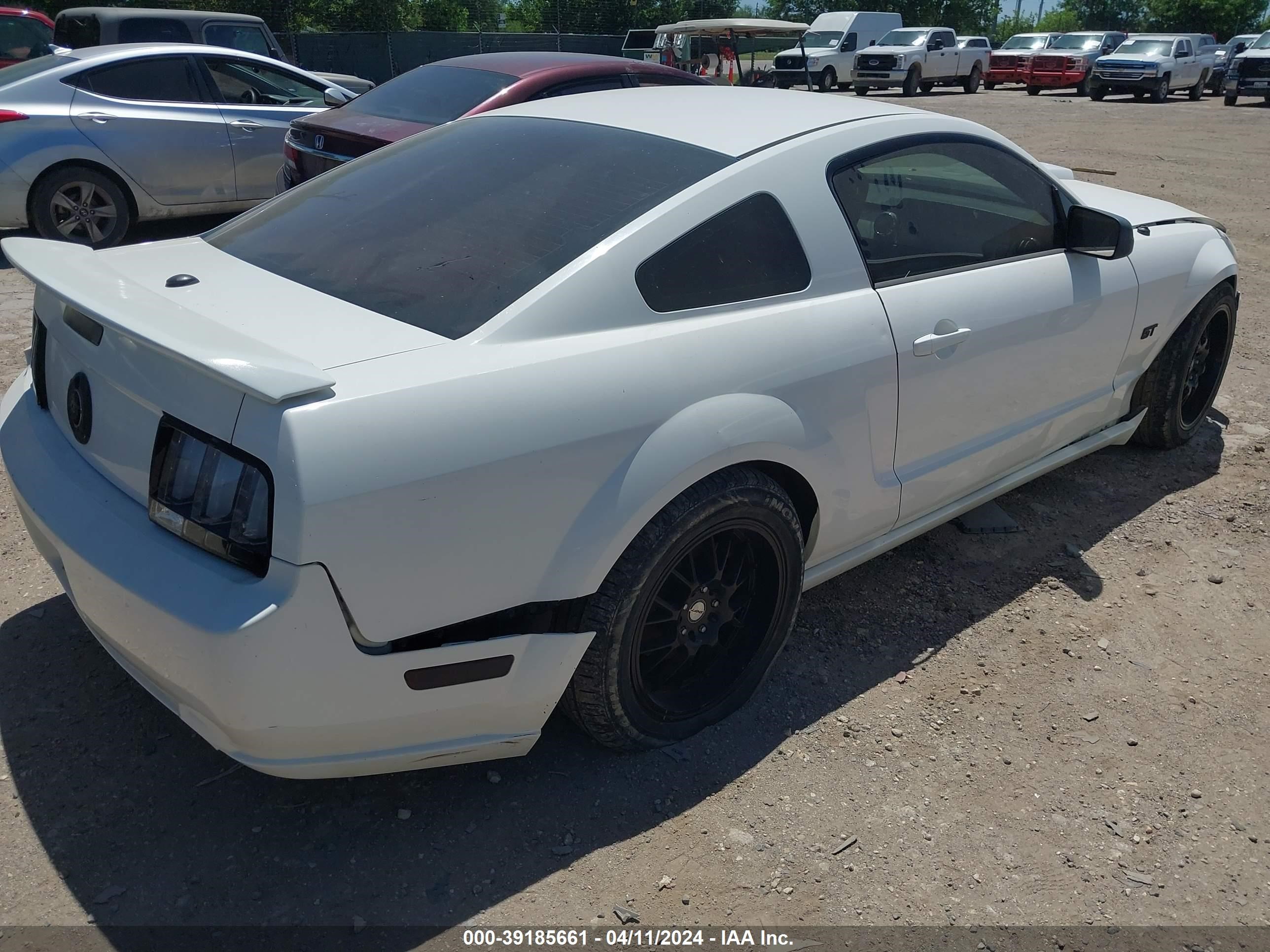 Photo 3 VIN: 1ZVHT82H585132176 - FORD MUSTANG 