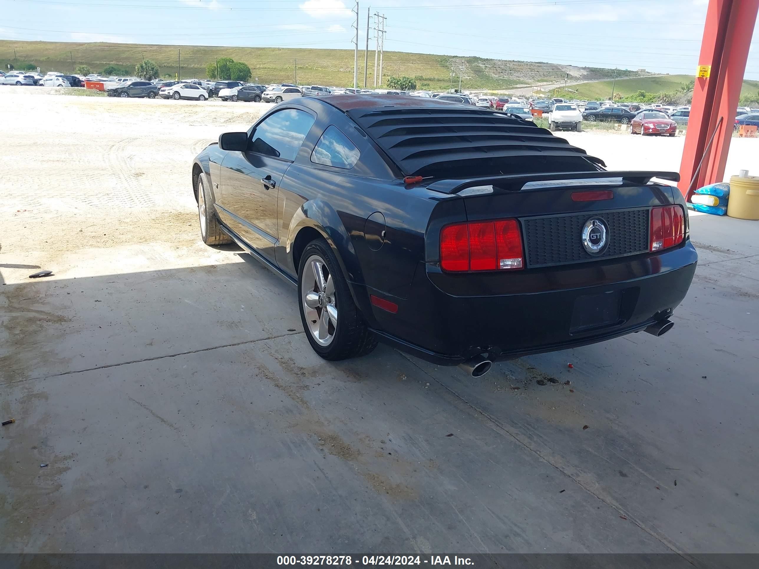 Photo 2 VIN: 1ZVHT82H665219453 - FORD MUSTANG 