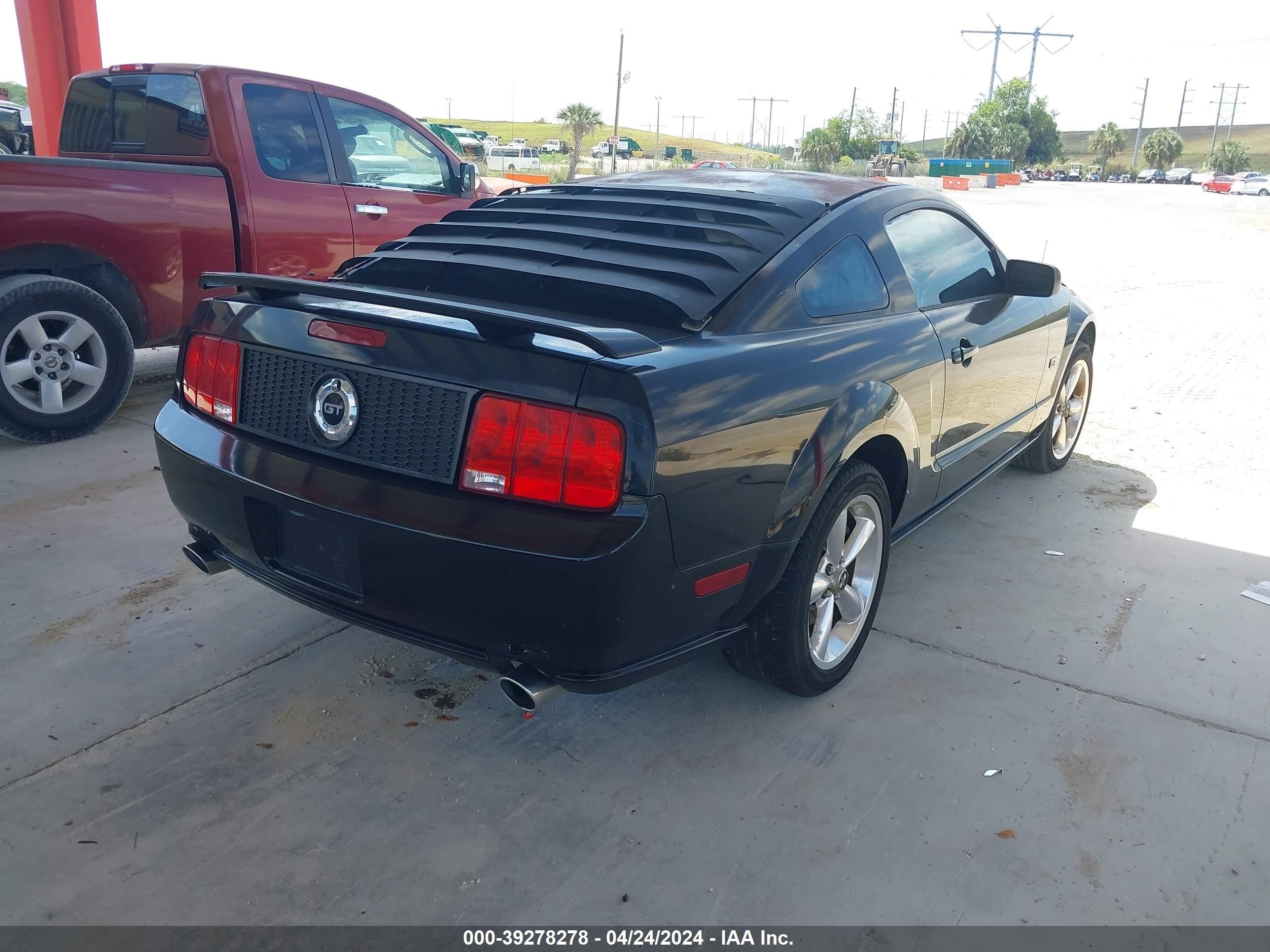 Photo 3 VIN: 1ZVHT82H665219453 - FORD MUSTANG 