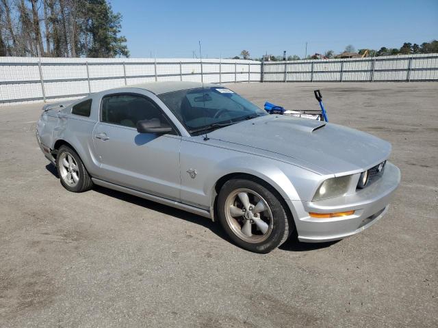 Photo 3 VIN: 1ZVHT82H695116330 - FORD MUSTANG 