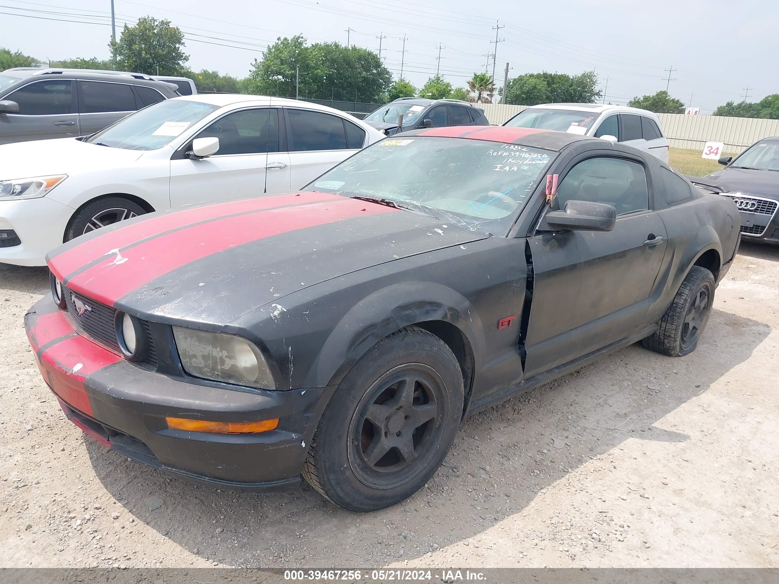 Photo 1 VIN: 1ZVHT82HX85111761 - FORD MUSTANG 