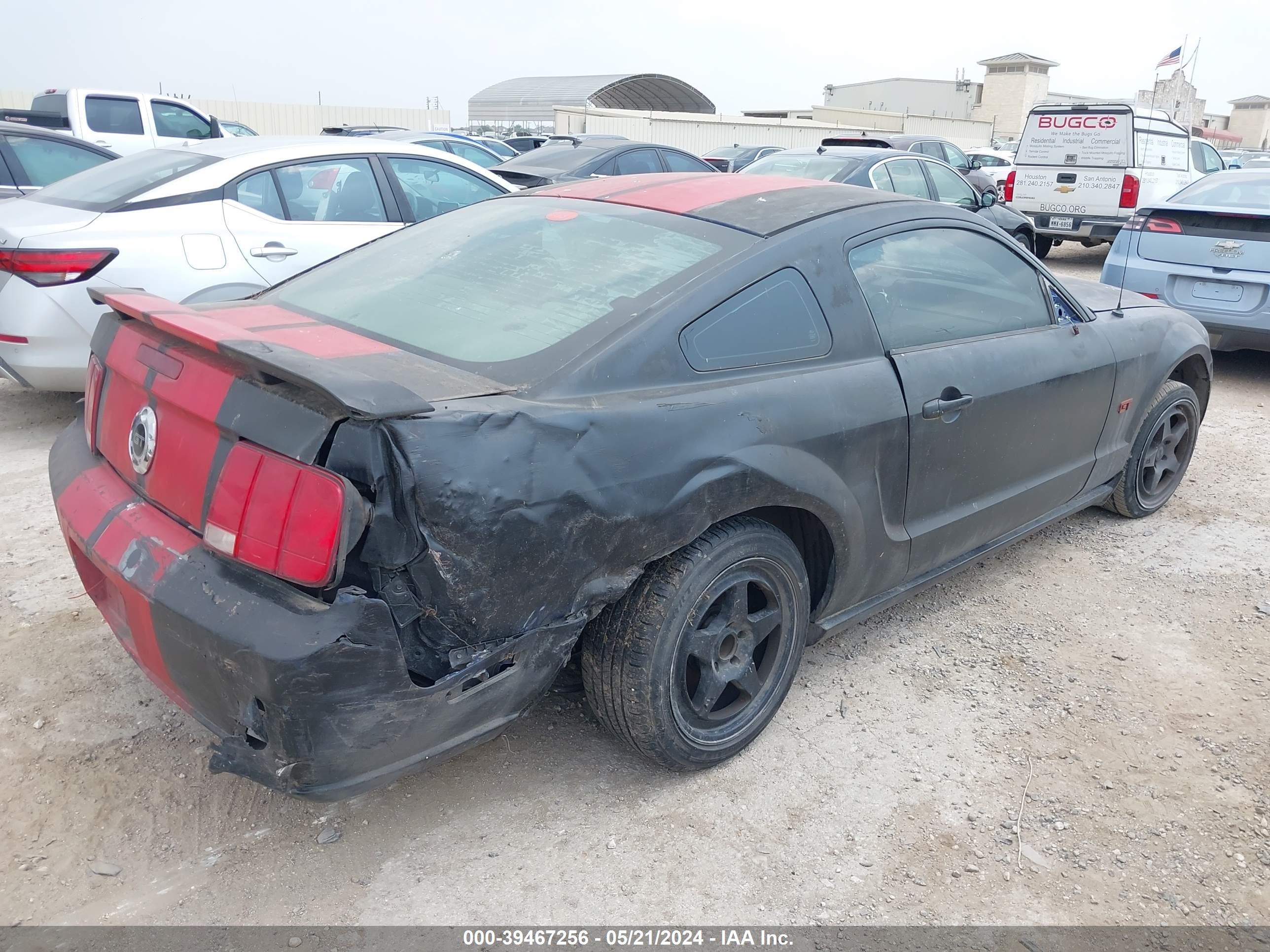 Photo 3 VIN: 1ZVHT82HX85111761 - FORD MUSTANG 