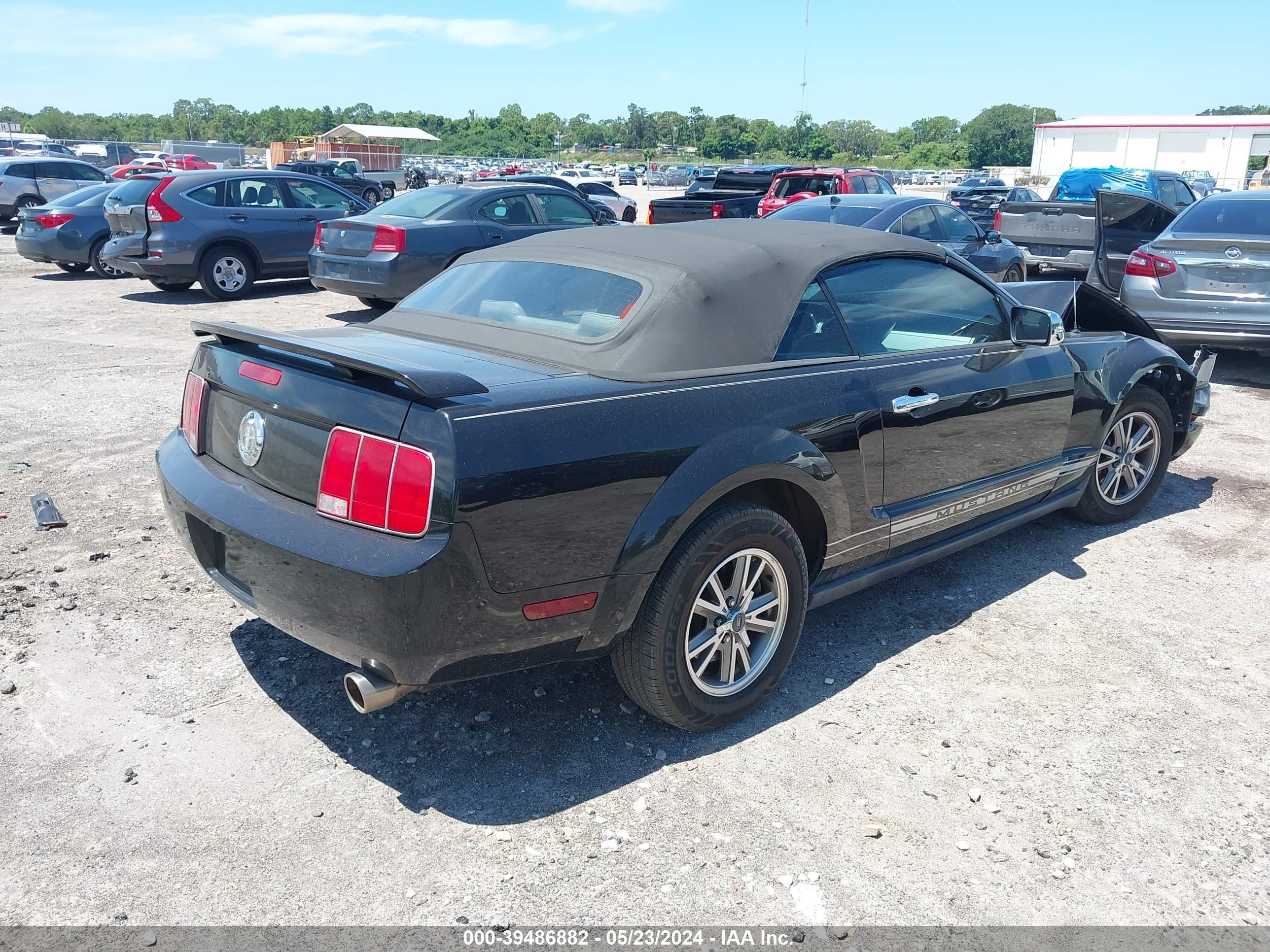 Photo 3 VIN: 1ZVHT84N155192602 - FORD MUSTANG 