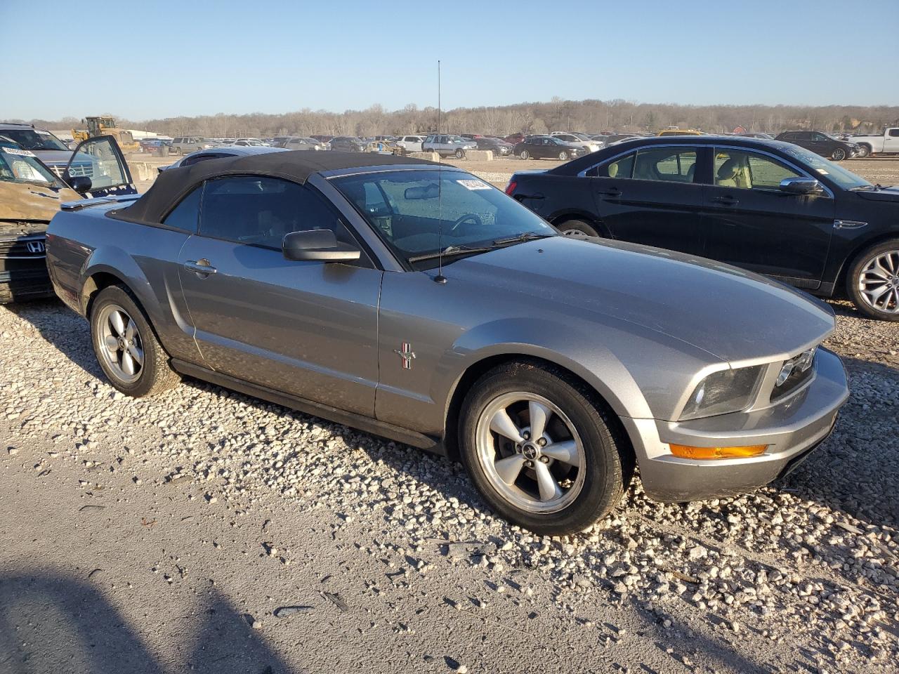 Photo 3 VIN: 1ZVHT84N585159834 - FORD MUSTANG 