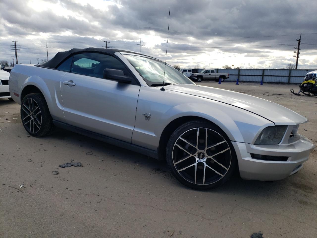 Photo 3 VIN: 1ZVHT84N595108092 - FORD MUSTANG 