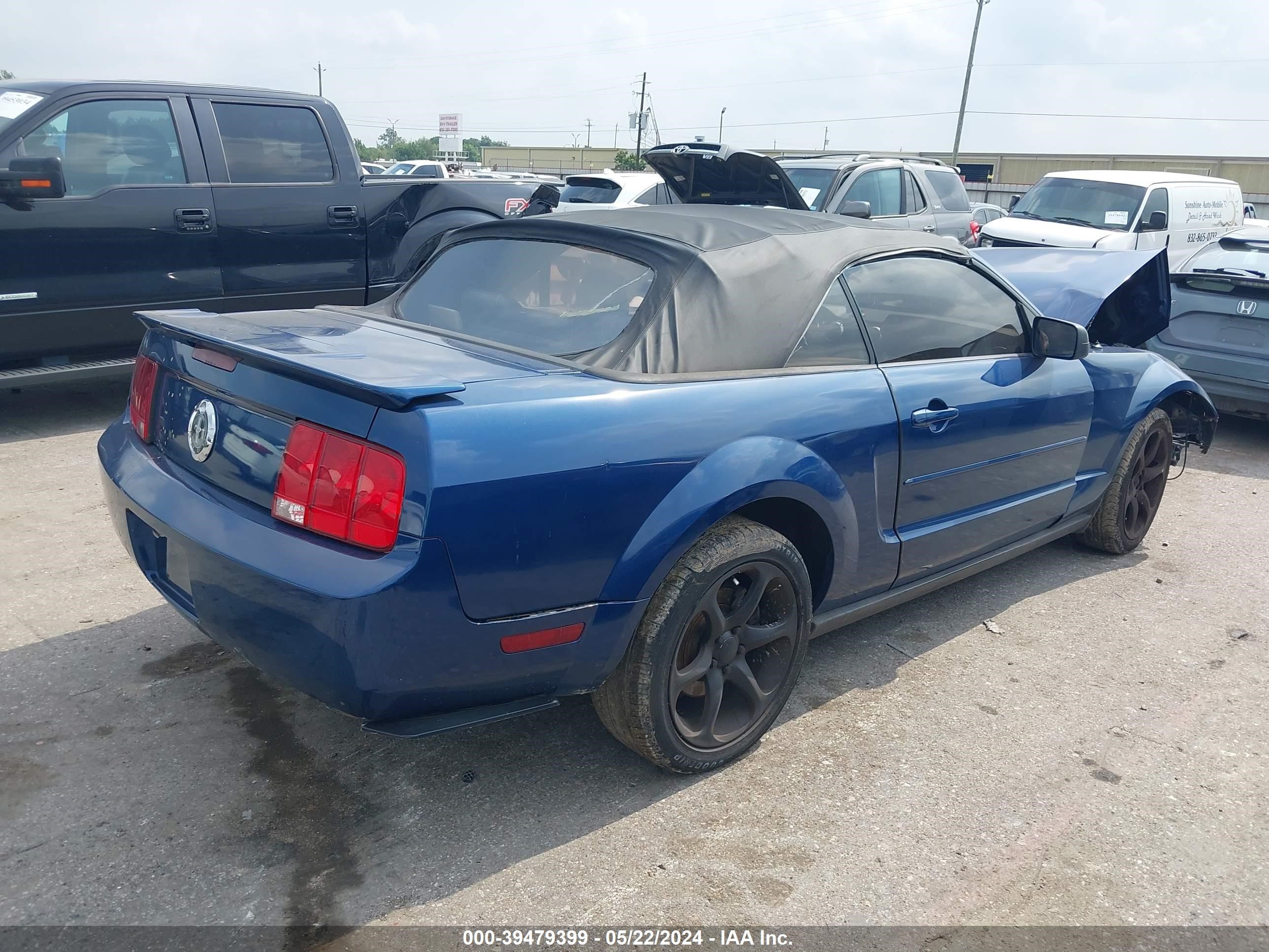 Photo 3 VIN: 1ZVHT84N785193810 - FORD MUSTANG 