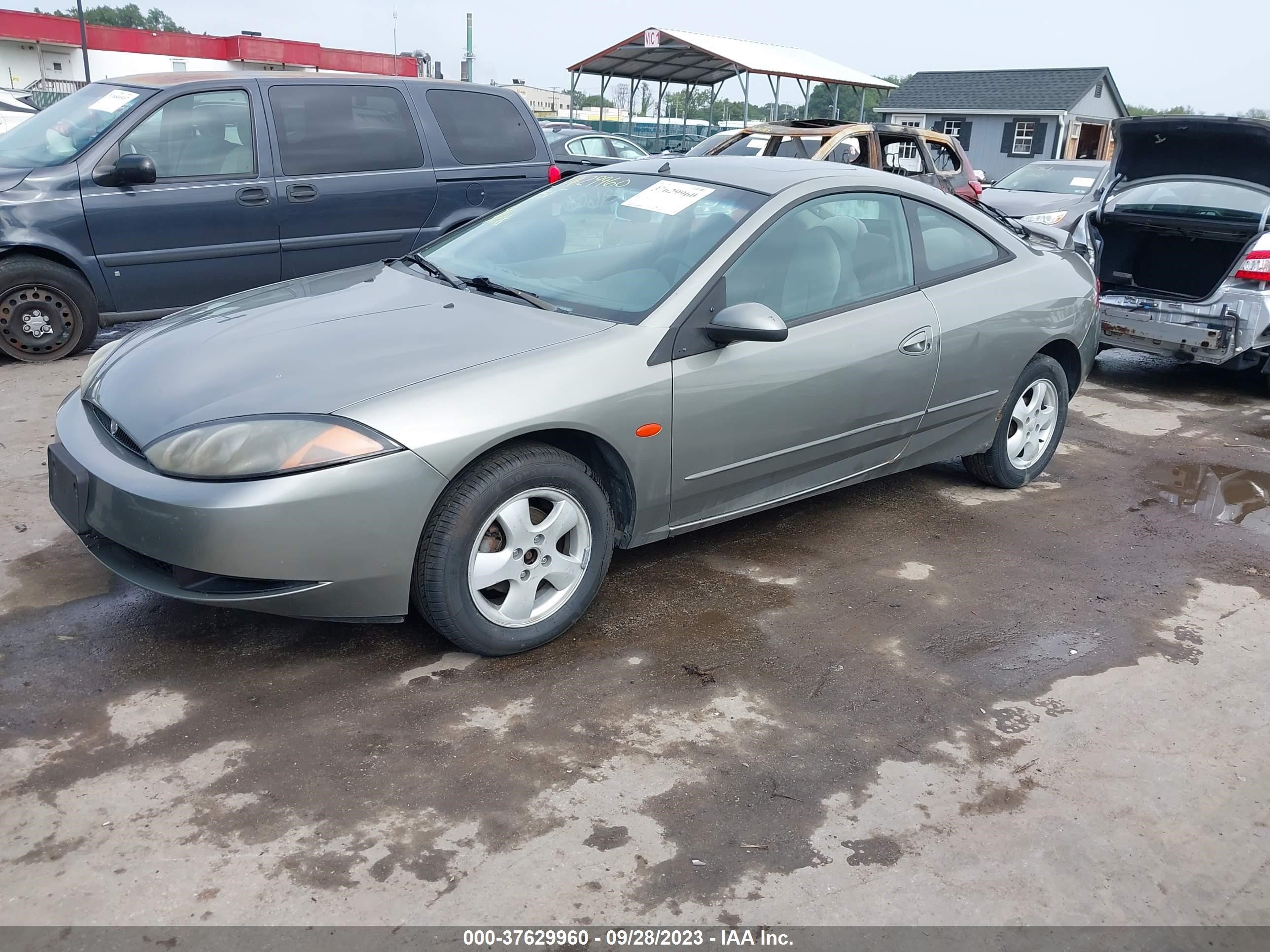 Photo 1 VIN: 1ZWFT6032Y5627076 - MERCURY COUGAR 