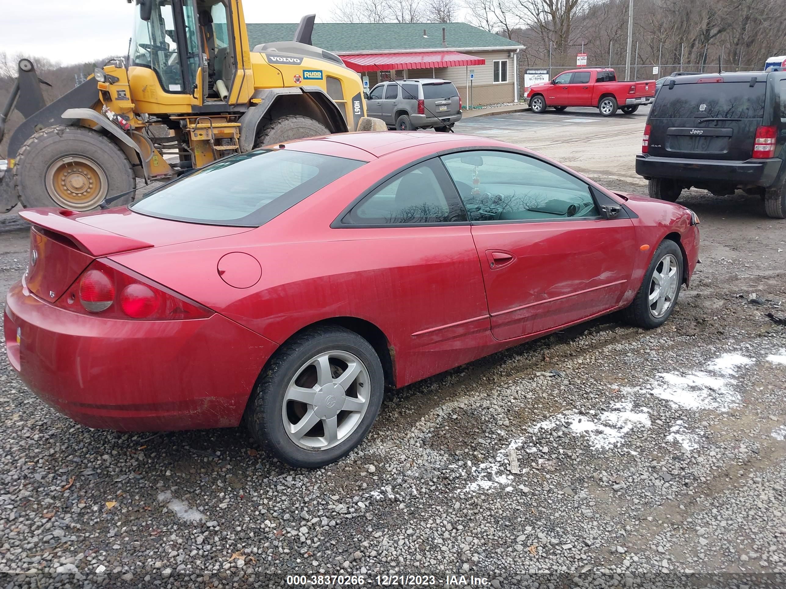 Photo 3 VIN: 1ZWFT61L4Y5646131 - MERCURY COUGAR 