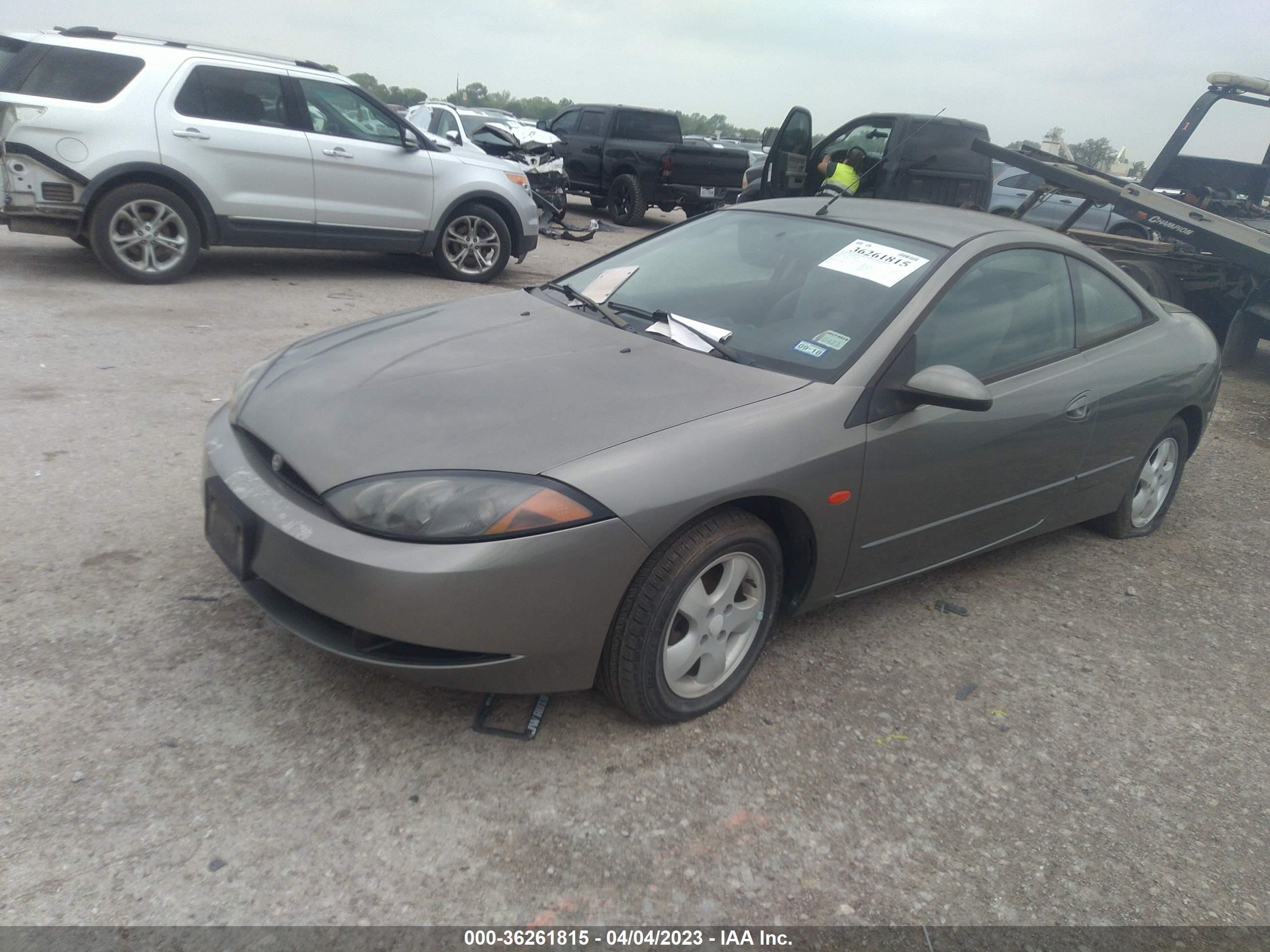 Photo 1 VIN: 1ZWFT61L6Y5635843 - MERCURY COUGAR 