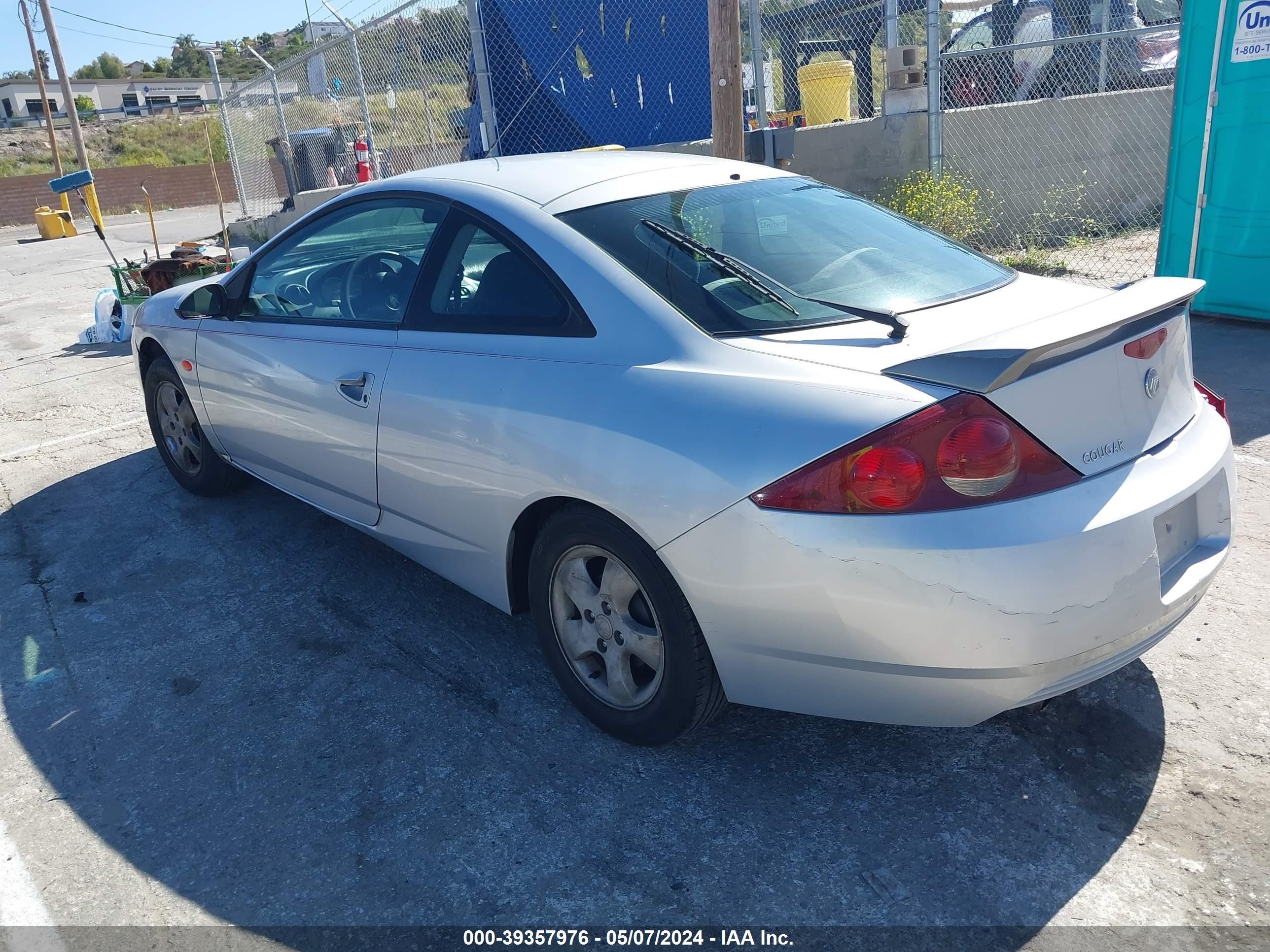 Photo 2 VIN: 1ZWFT61L715624260 - MERCURY COUGAR 