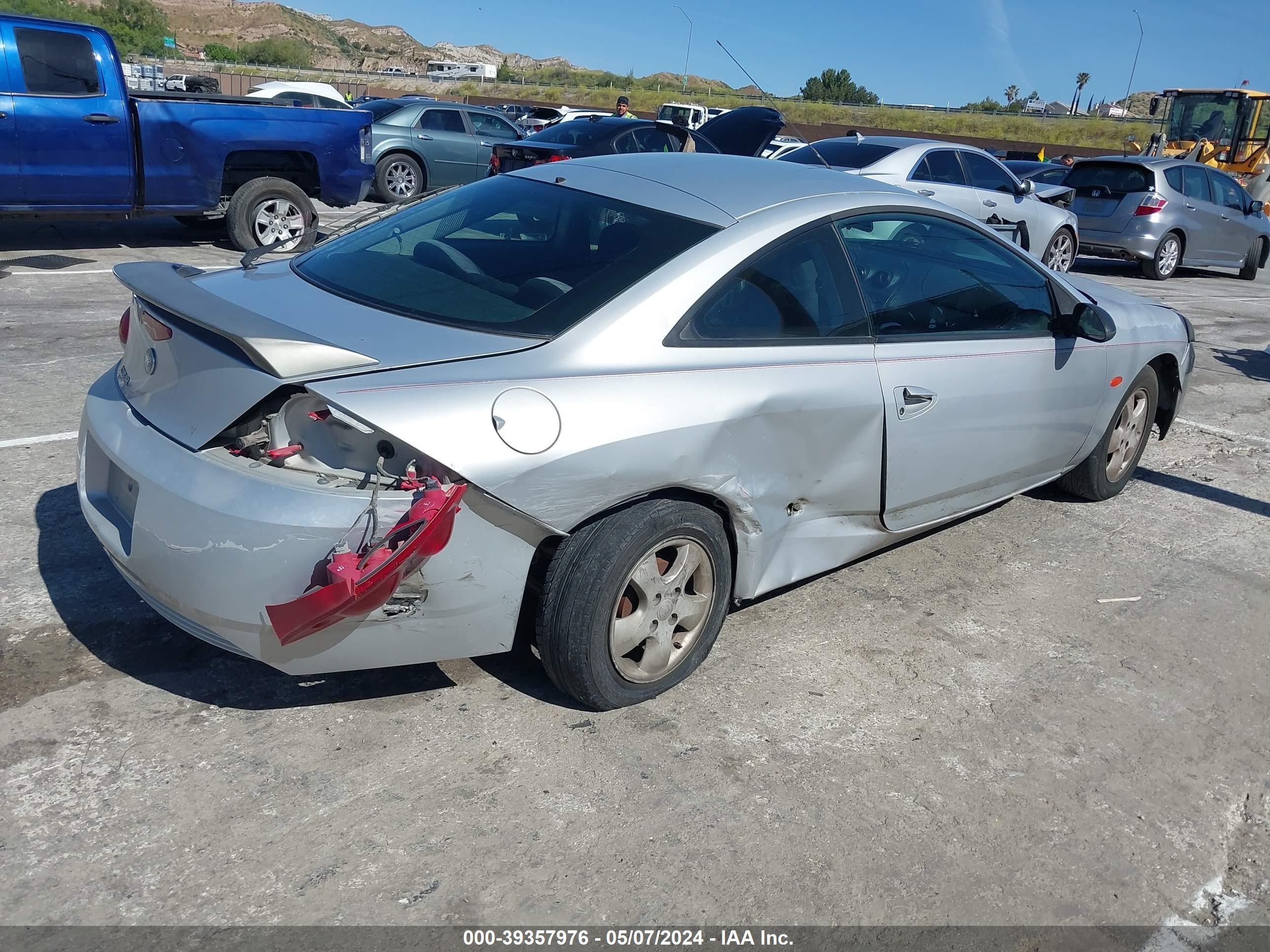 Photo 3 VIN: 1ZWFT61L715624260 - MERCURY COUGAR 