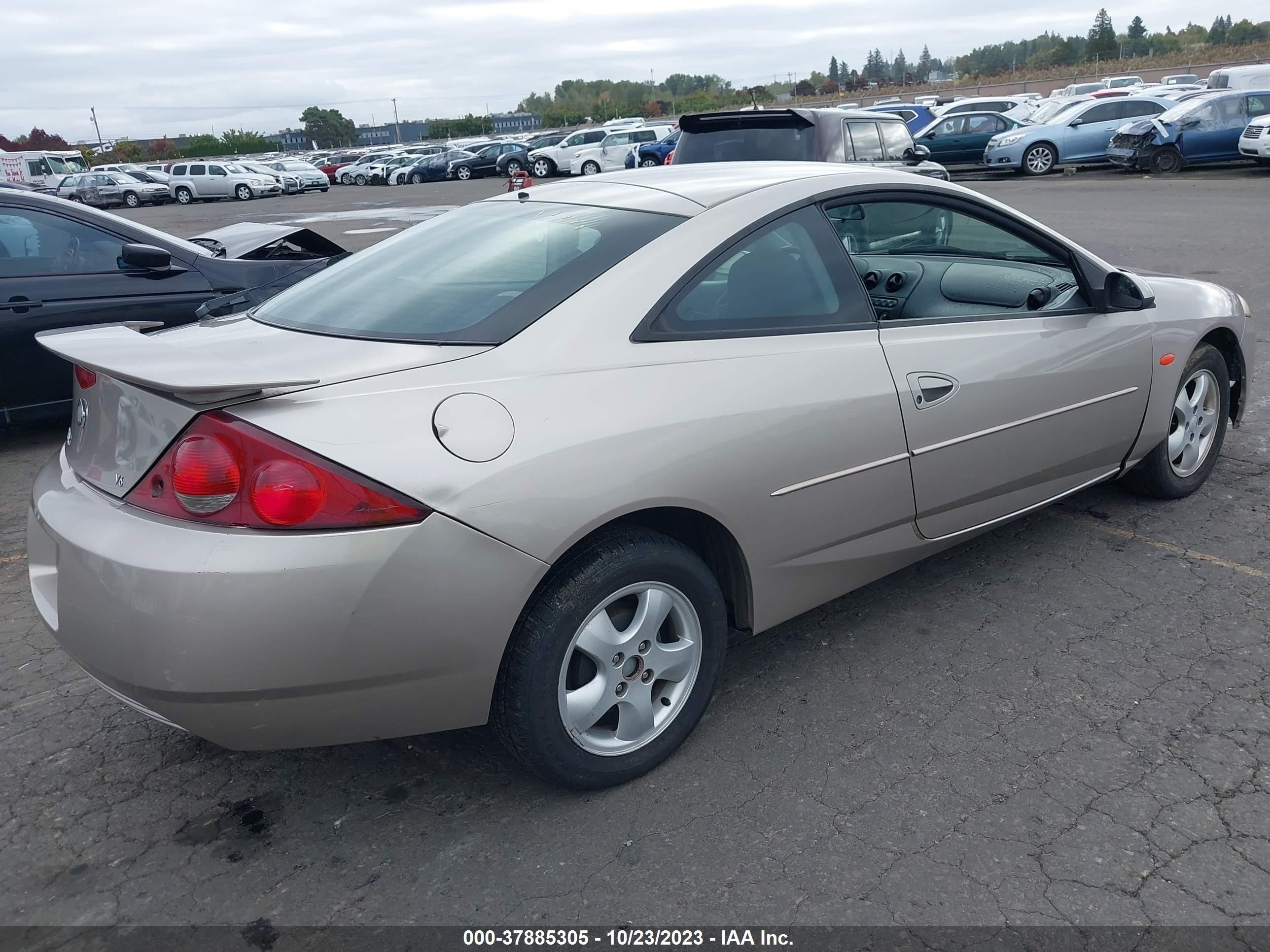 Photo 3 VIN: 1ZWFT61L825607775 - MERCURY COUGAR 