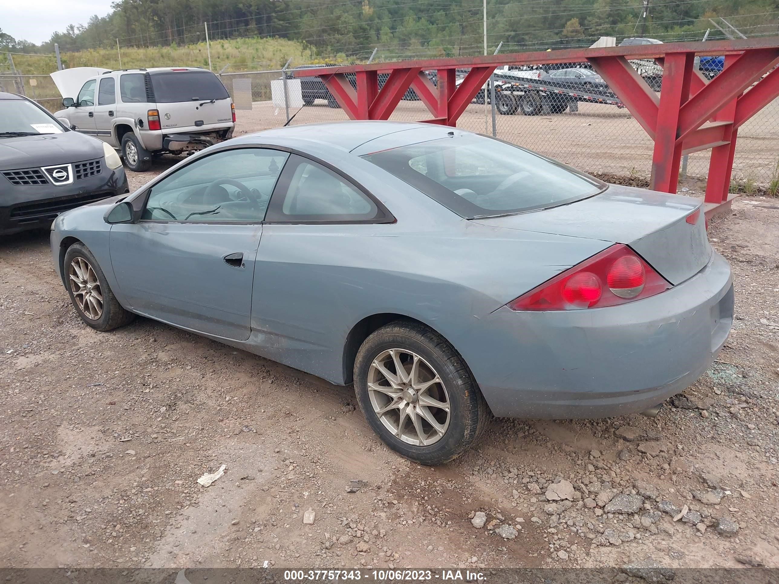 Photo 2 VIN: 1ZWFT61L8Y5600799 - MERCURY COUGAR 