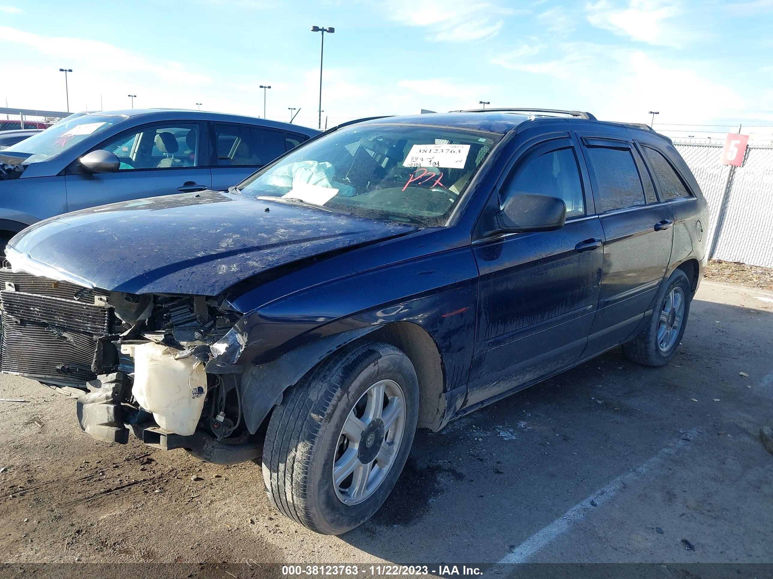 Photo 1 VIN: 2A4GF684X6R613355 - CHRYSLER PACIFICA 