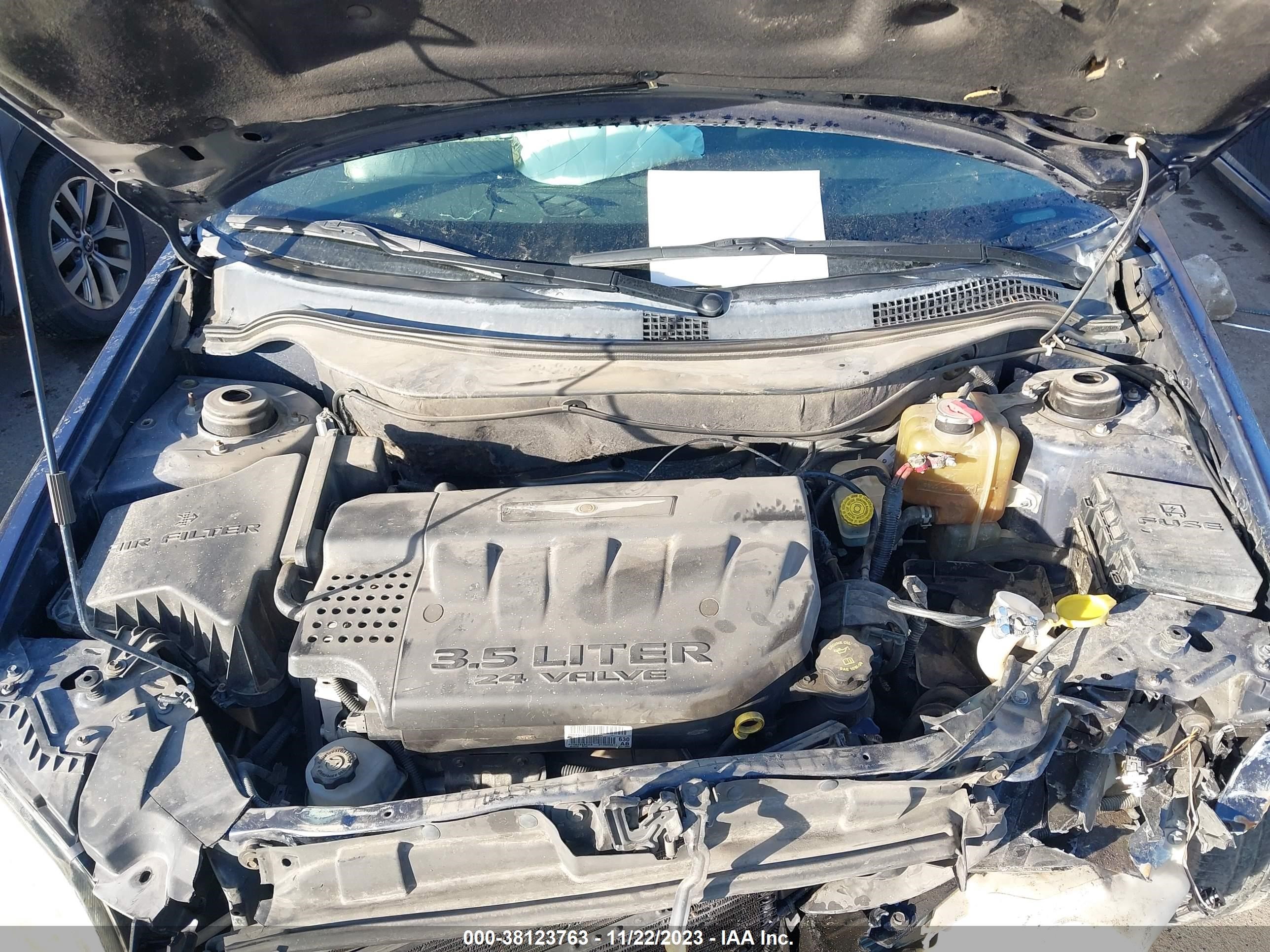 Photo 9 VIN: 2A4GF684X6R613355 - CHRYSLER PACIFICA 