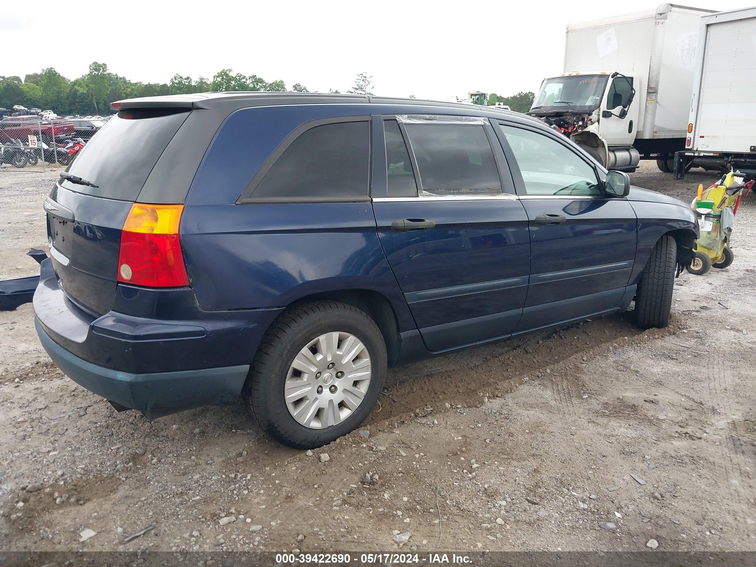 Photo 3 VIN: 2A4GM48416R611441 - CHRYSLER PACIFICA 