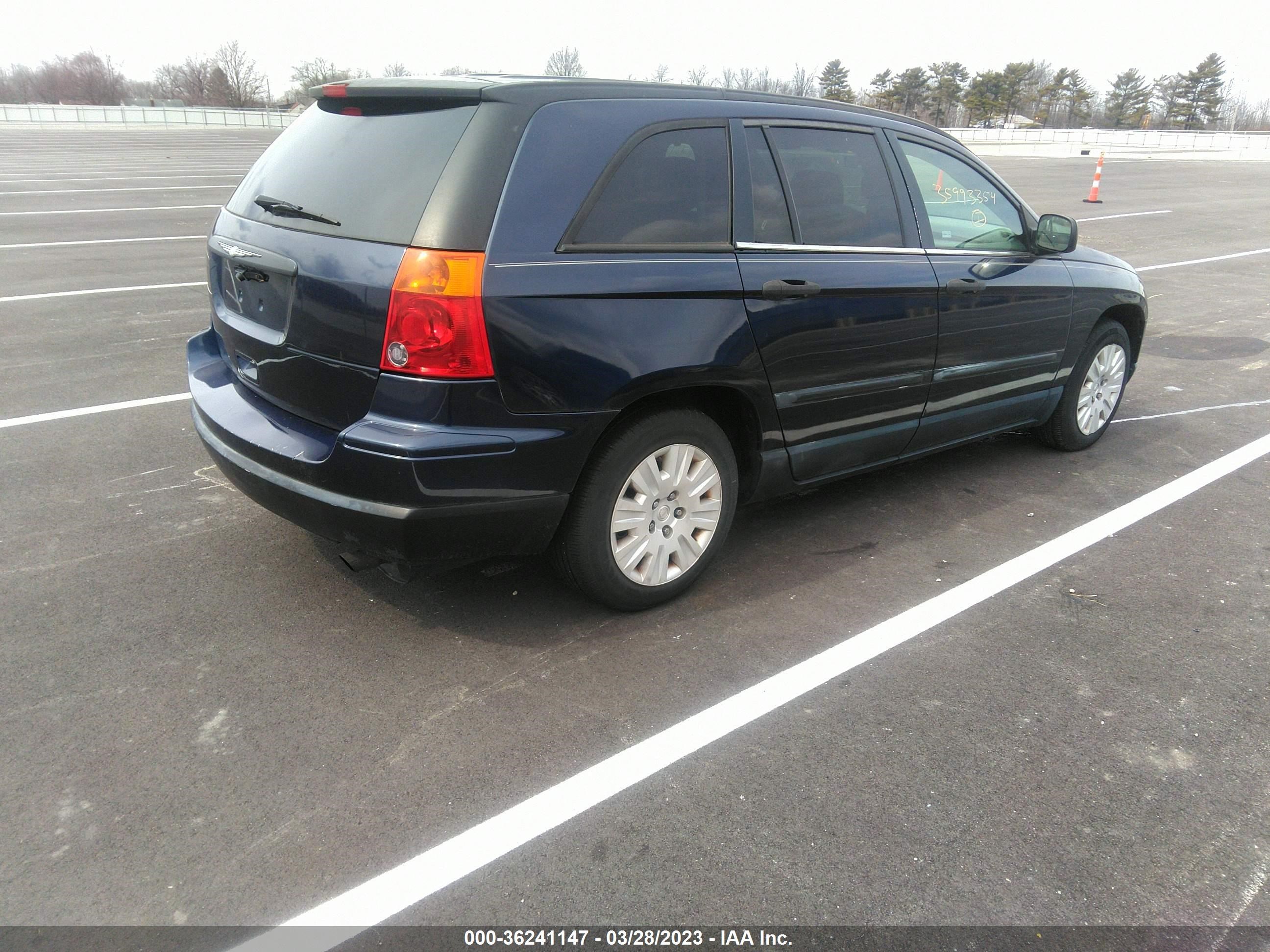 Photo 3 VIN: 2A4GM48426R720569 - CHRYSLER PACIFICA 