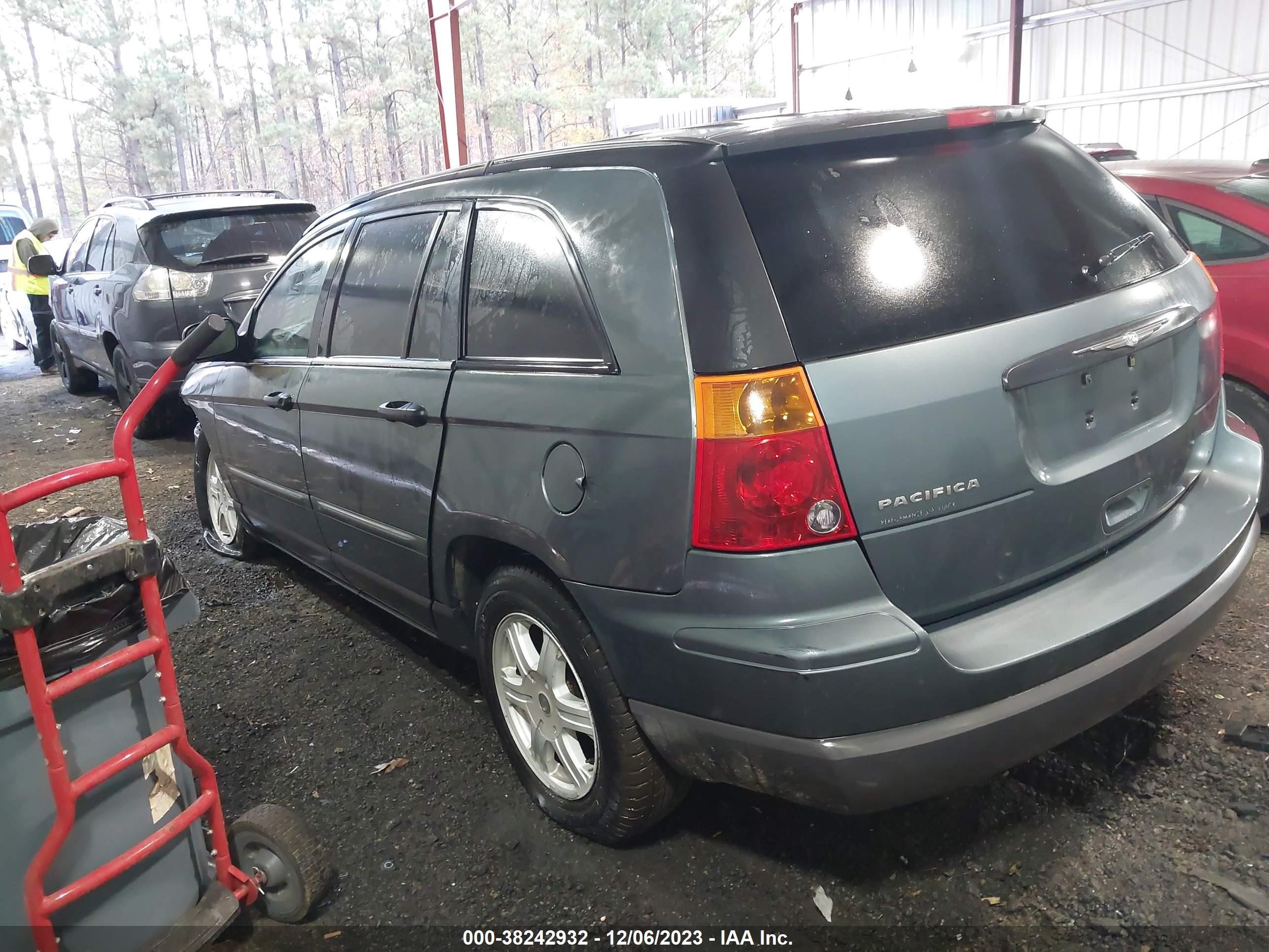 Photo 2 VIN: 2A4GM48436R683371 - CHRYSLER PACIFICA 