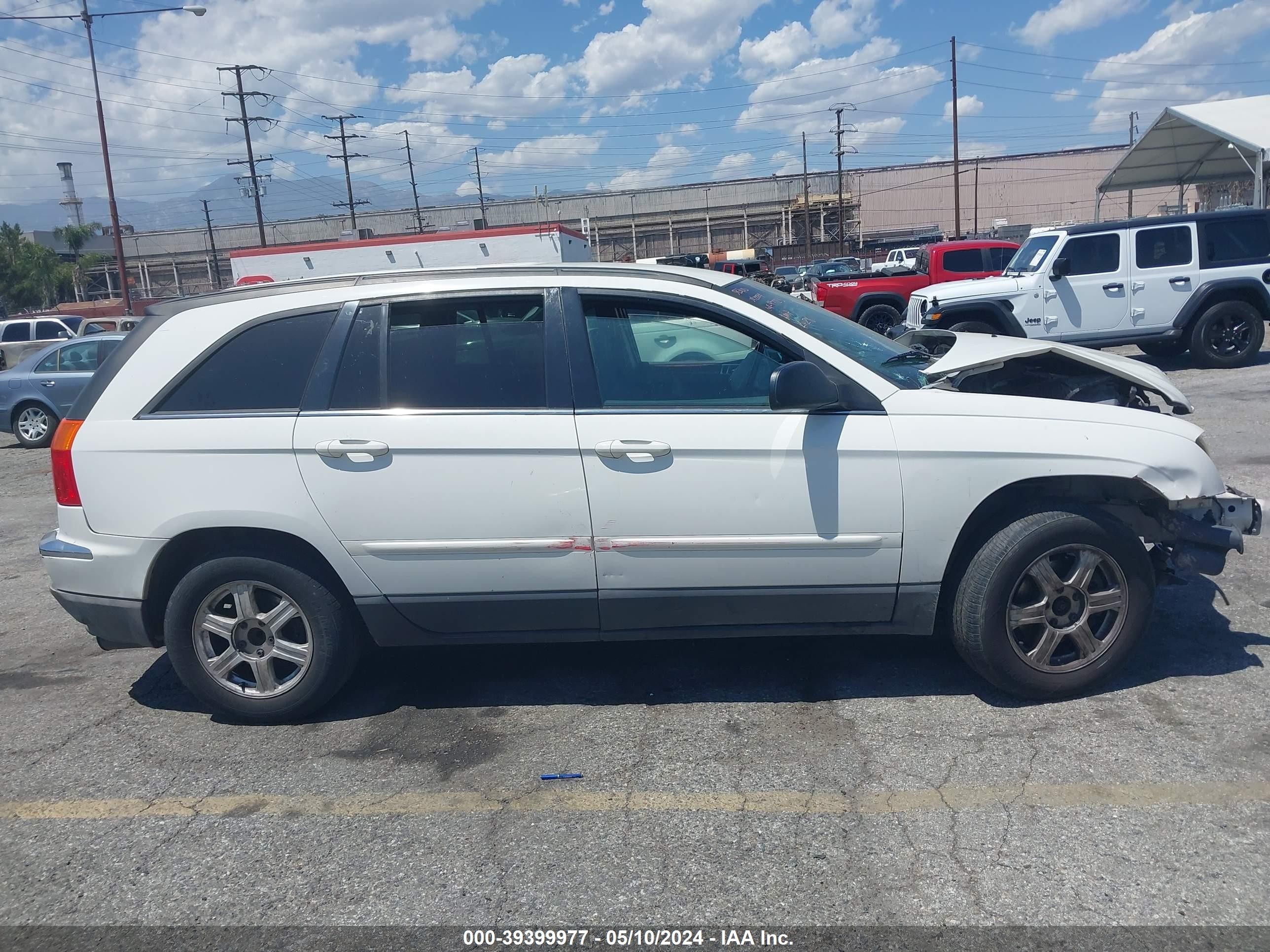 Photo 13 VIN: 2A4GM68406R673280 - CHRYSLER PACIFICA 