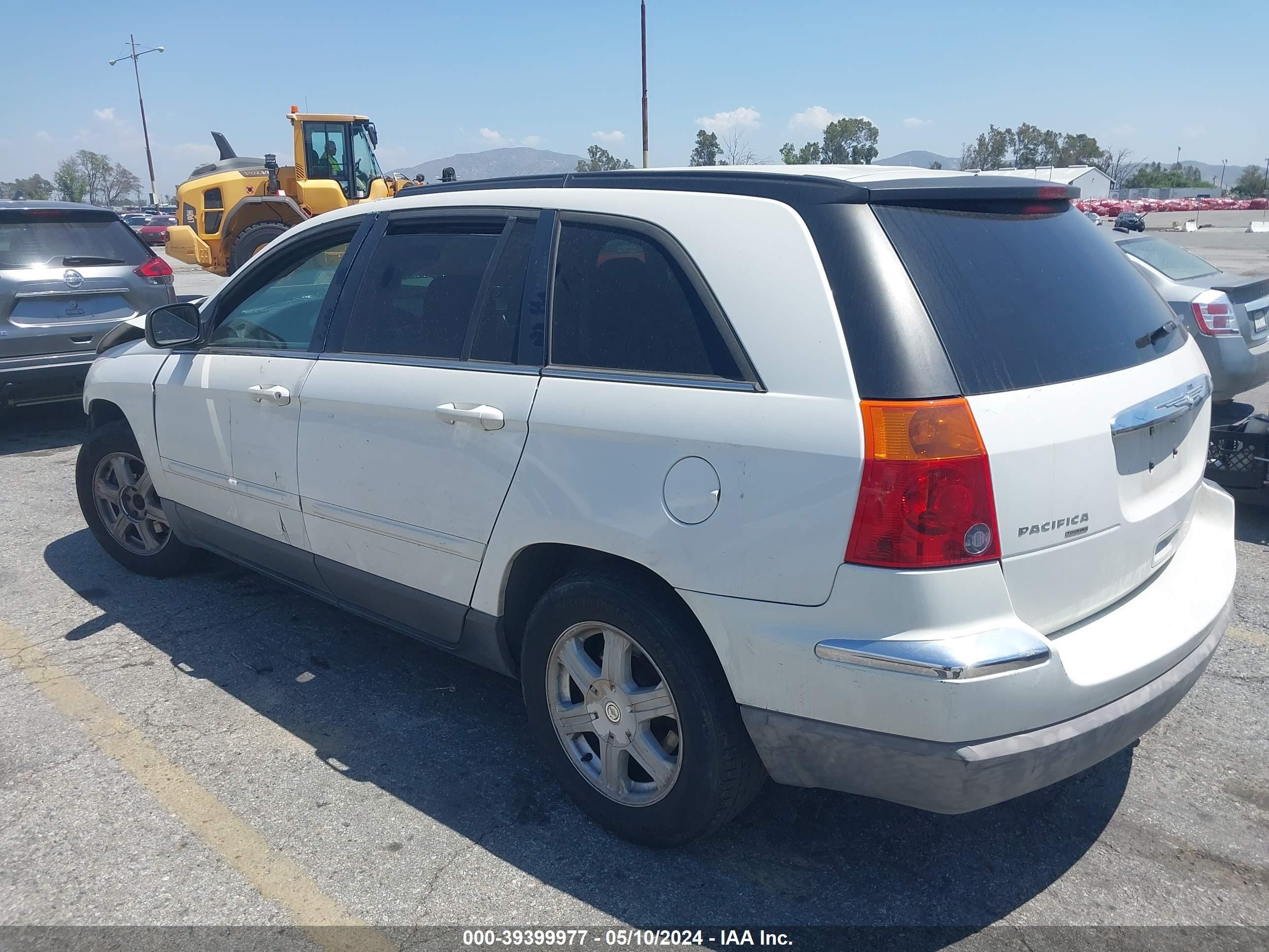 Photo 2 VIN: 2A4GM68406R673280 - CHRYSLER PACIFICA 