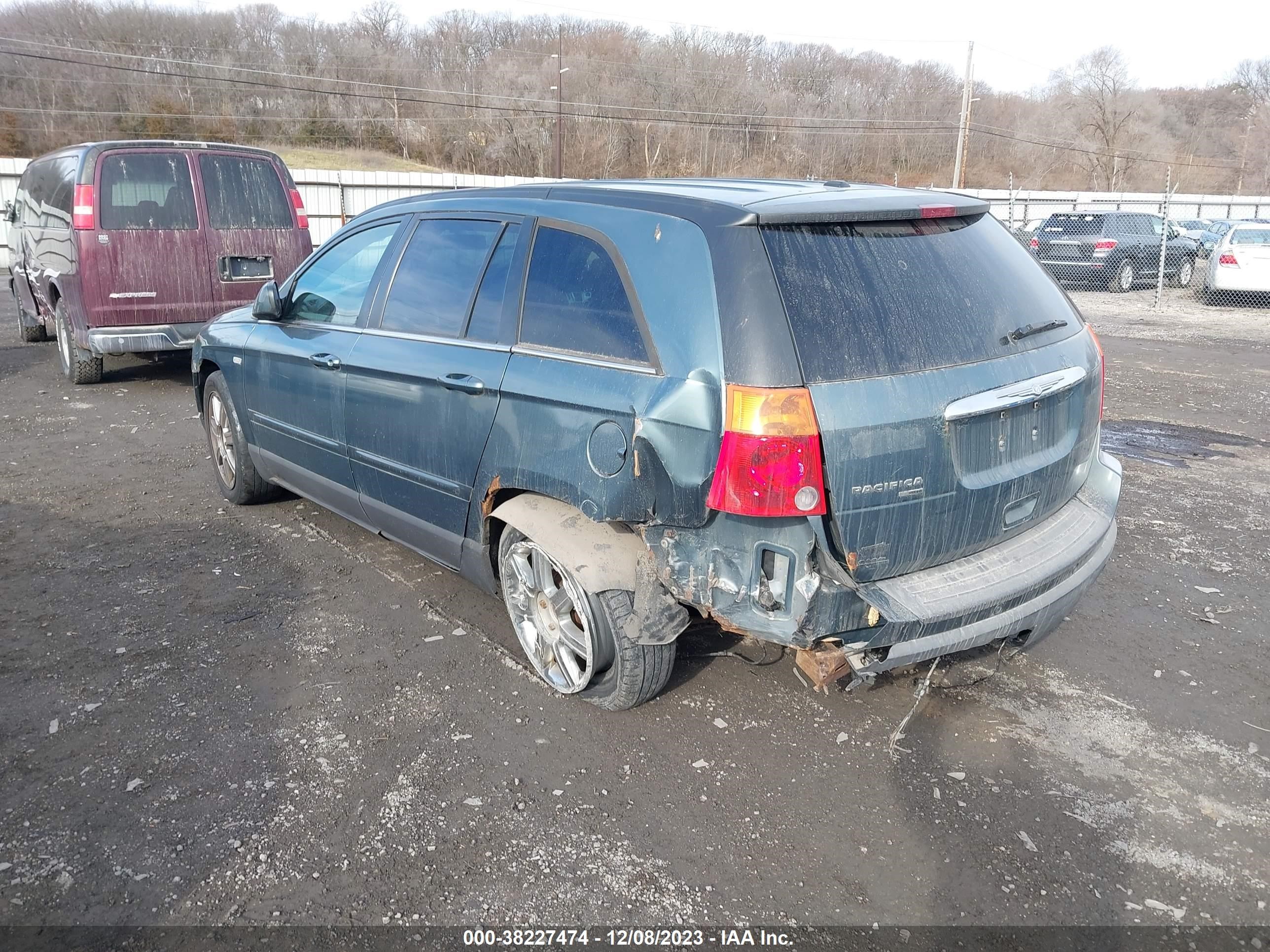 Photo 2 VIN: 2A4GM68406R718833 - CHRYSLER PACIFICA 