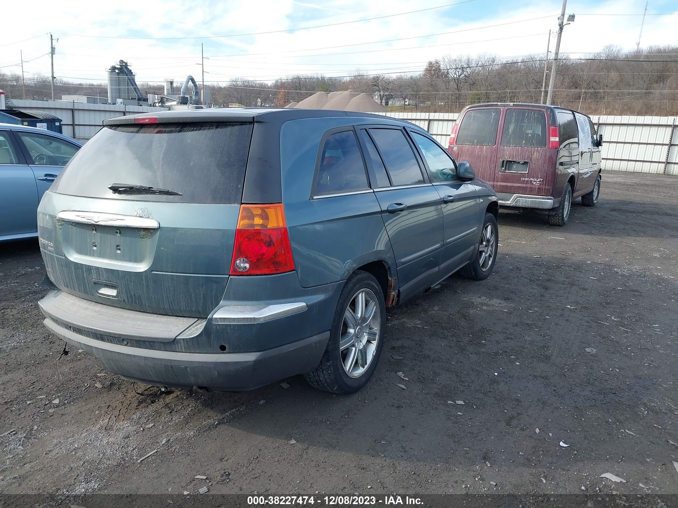 Photo 3 VIN: 2A4GM68406R718833 - CHRYSLER PACIFICA 