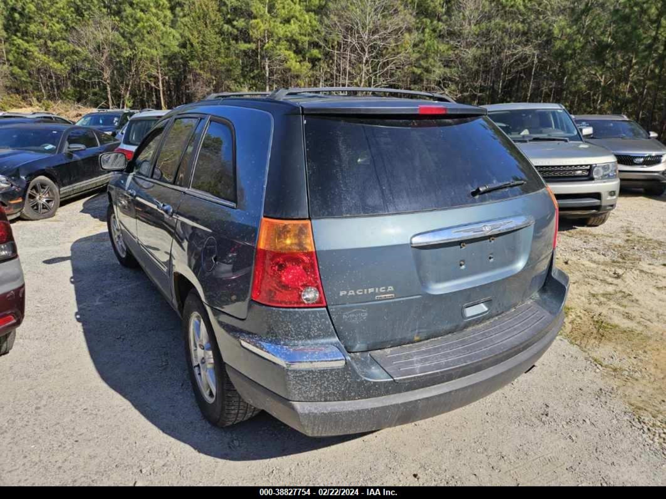 Photo 3 VIN: 2A4GM68426R885274 - CHRYSLER PACIFICA 