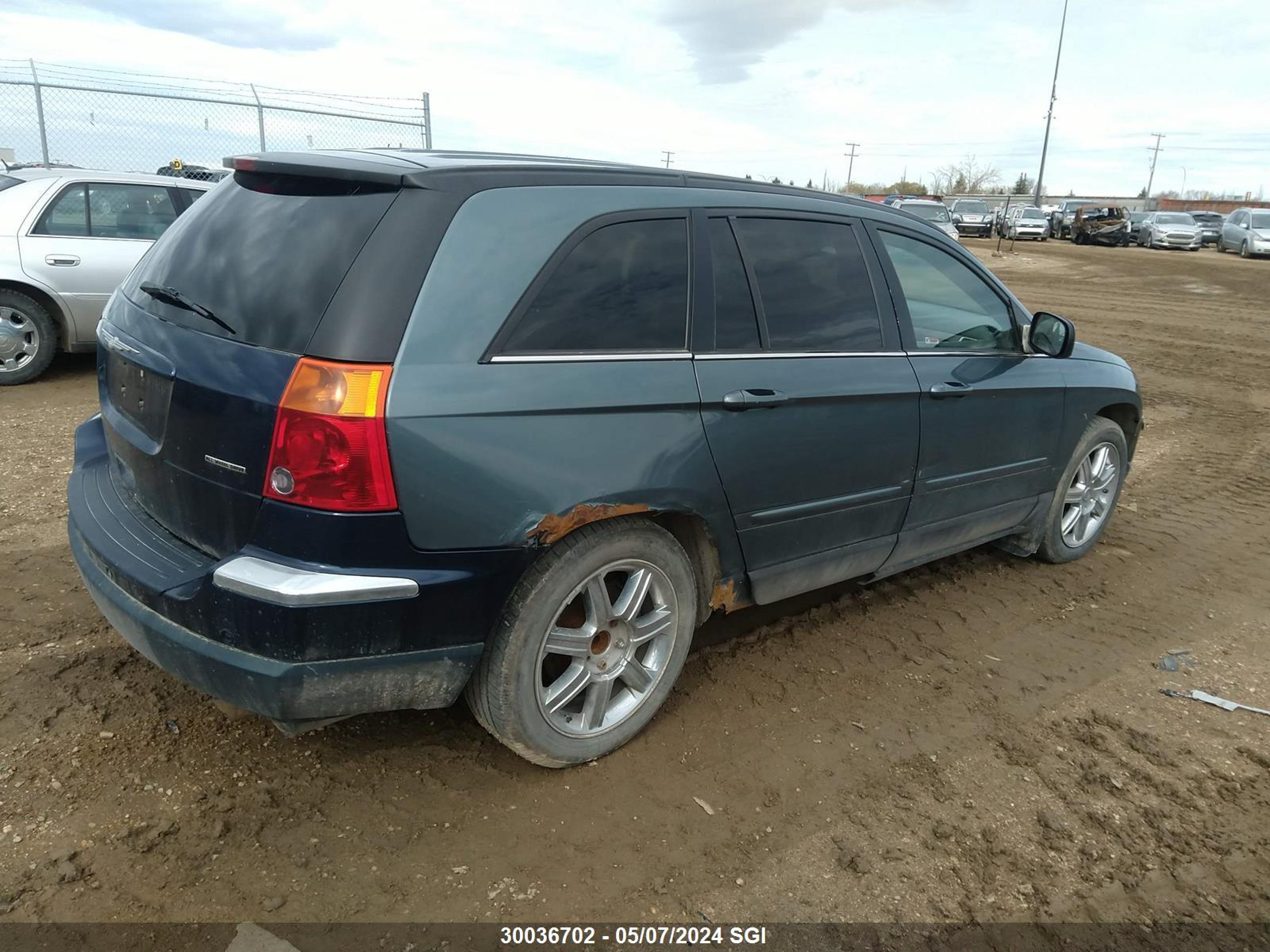 Photo 3 VIN: 2A4GM68436R731835 - CHRYSLER PACIFICA 