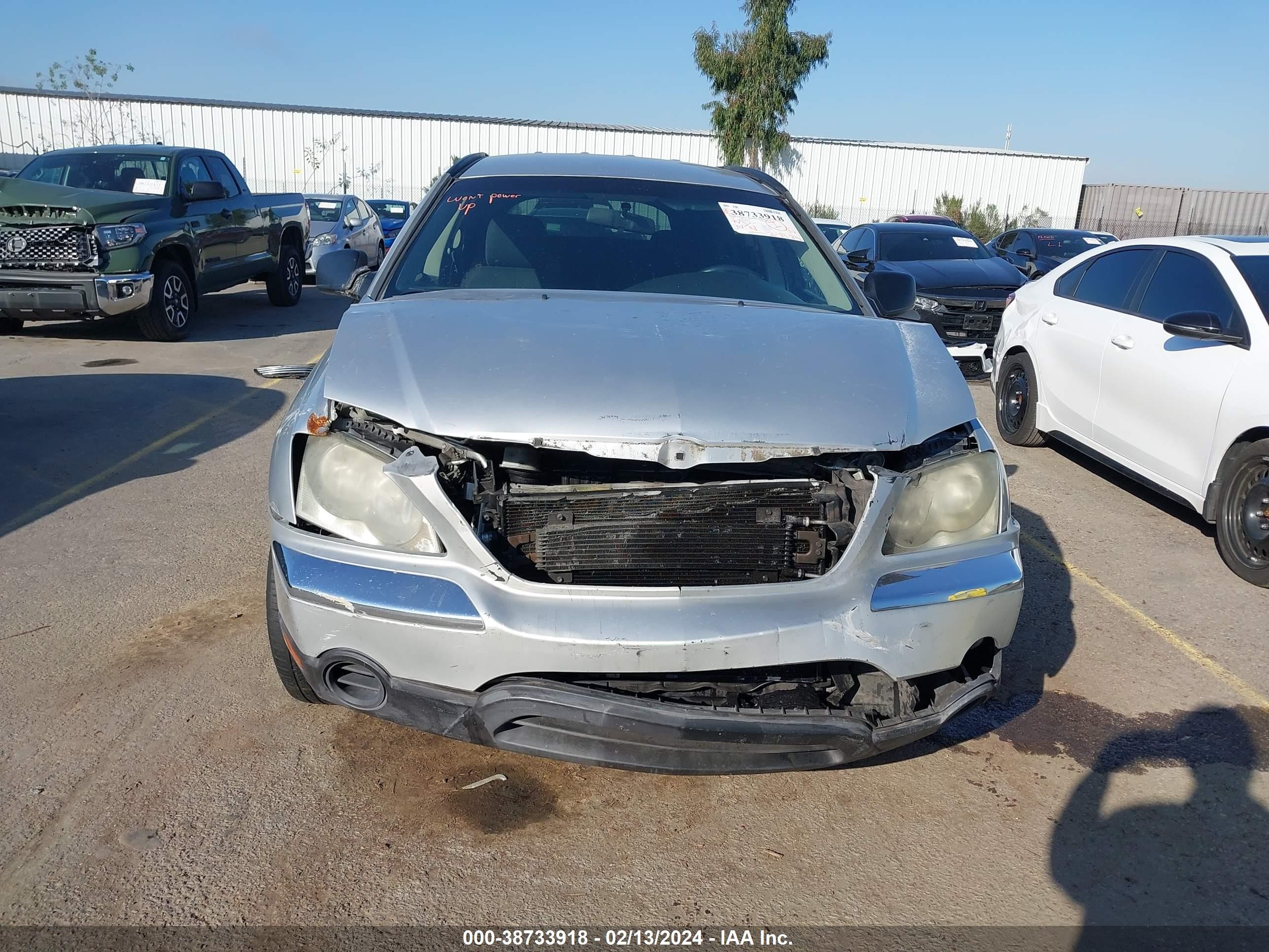 Photo 5 VIN: 2A4GM68446R867200 - CHRYSLER PACIFICA 