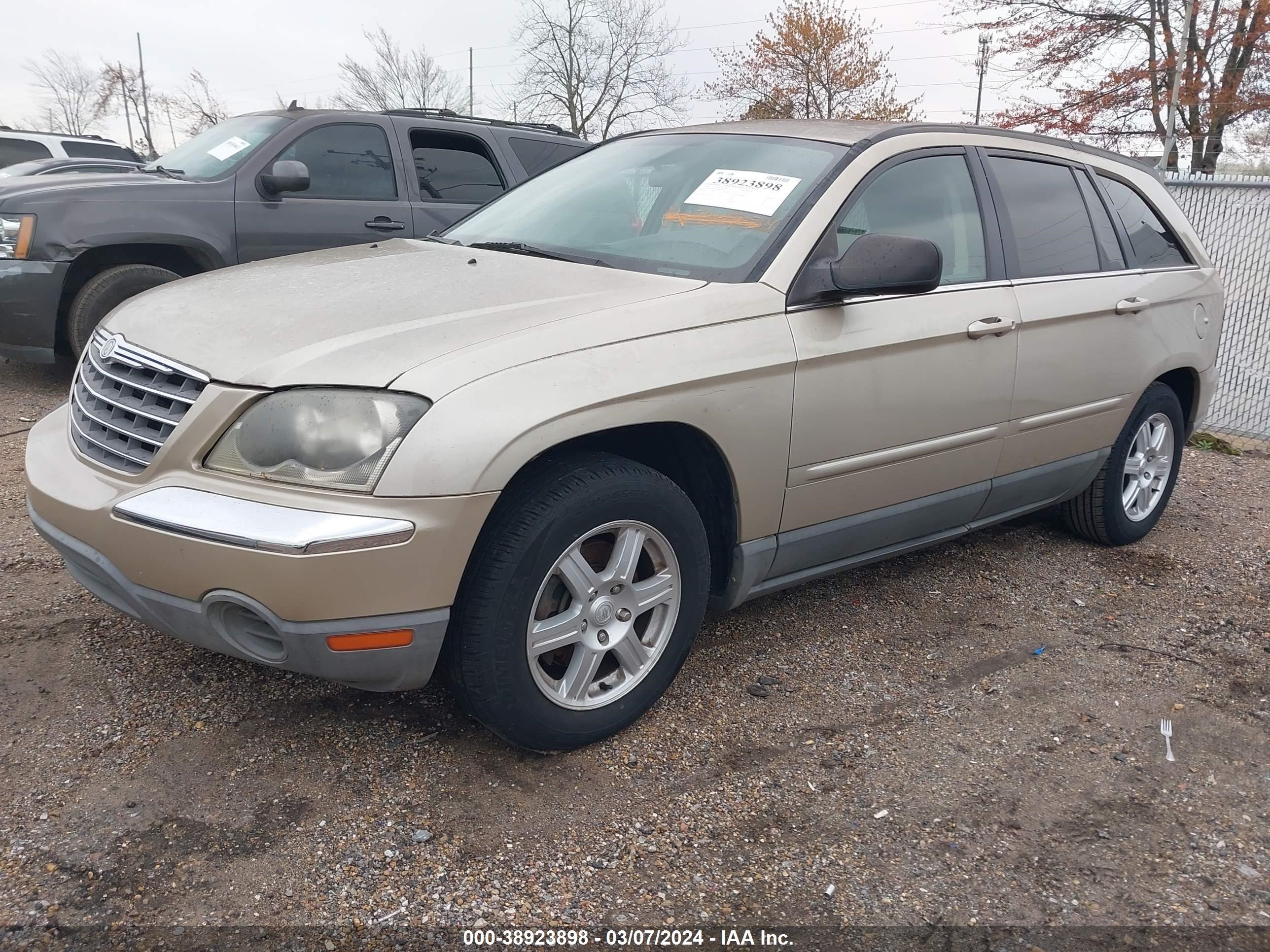 Photo 1 VIN: 2A4GM68476R867062 - CHRYSLER PACIFICA 