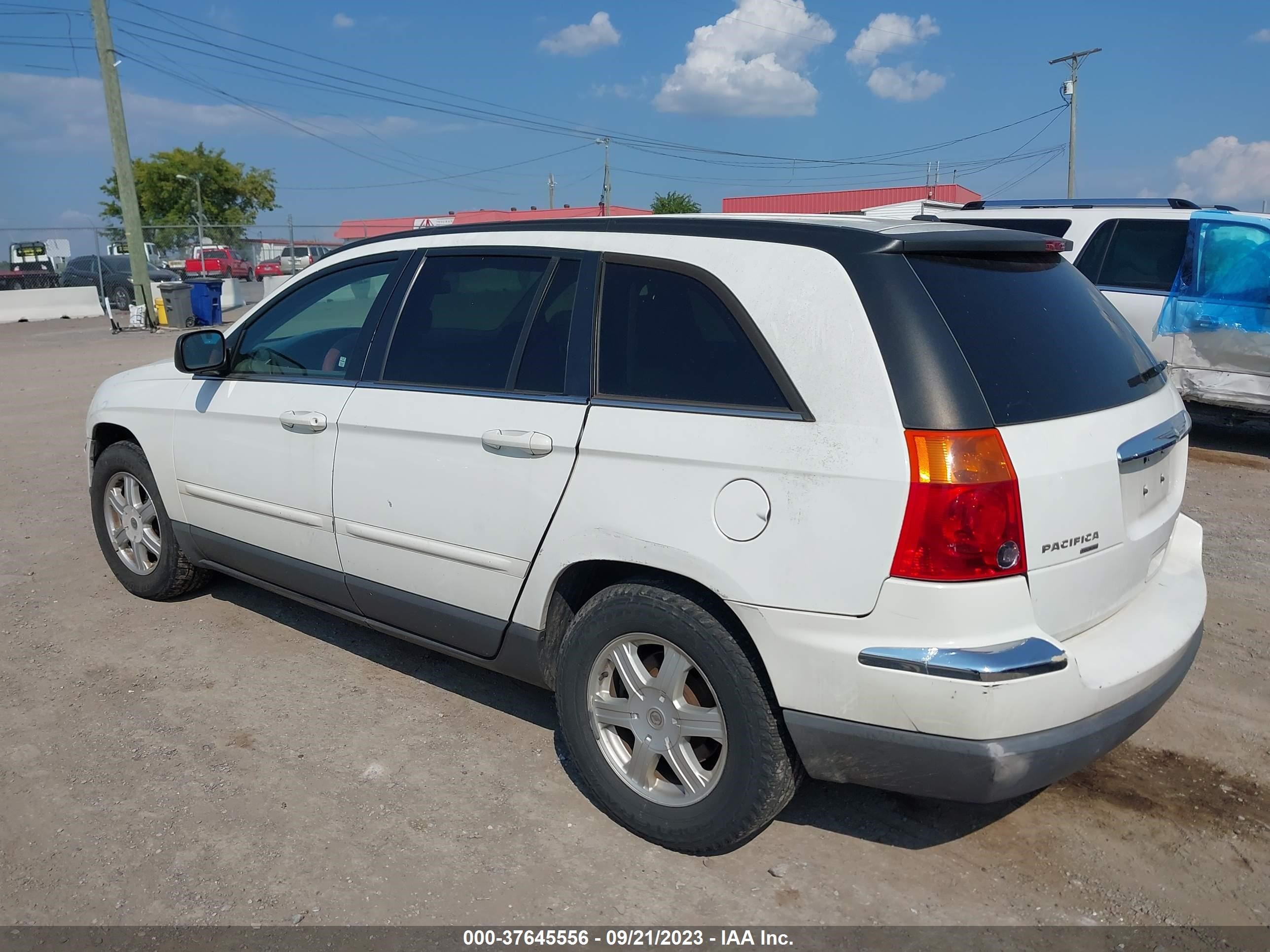 Photo 2 VIN: 2A4GM68486R814189 - CHRYSLER PACIFICA 