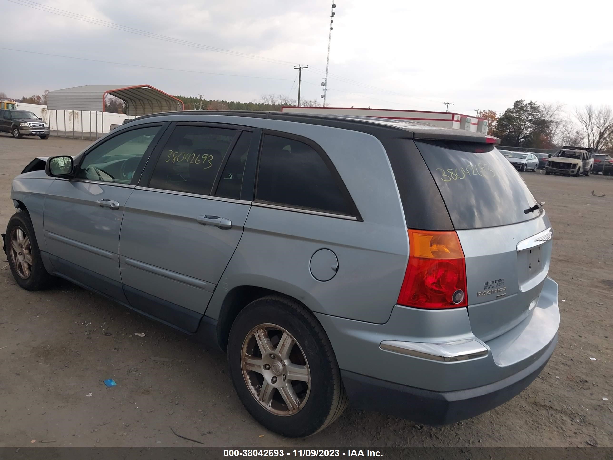 Photo 2 VIN: 2A4GM68486R888289 - CHRYSLER PACIFICA 