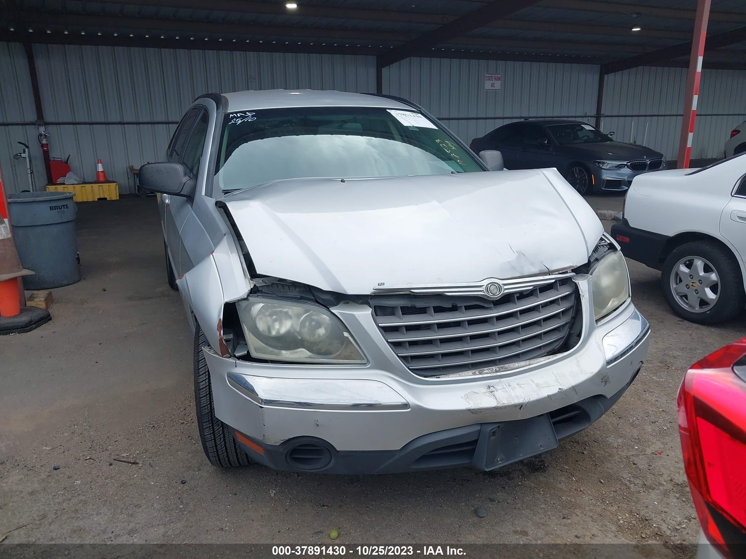 Photo 11 VIN: 2A4GM684X6R787836 - CHRYSLER PACIFICA 