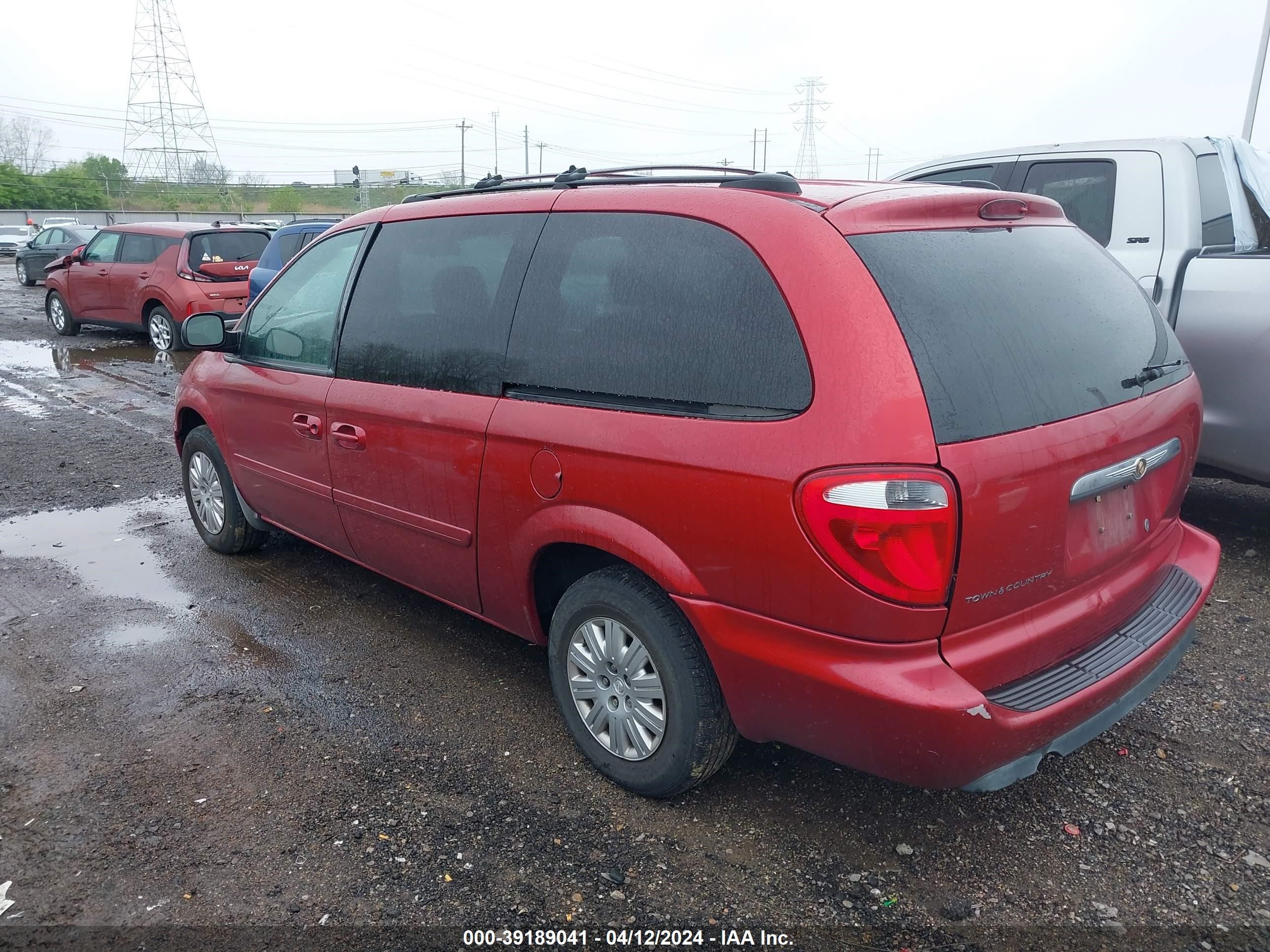 Photo 2 VIN: 2A4GP44R06R637523 - CHRYSLER TOWN & COUNTRY 