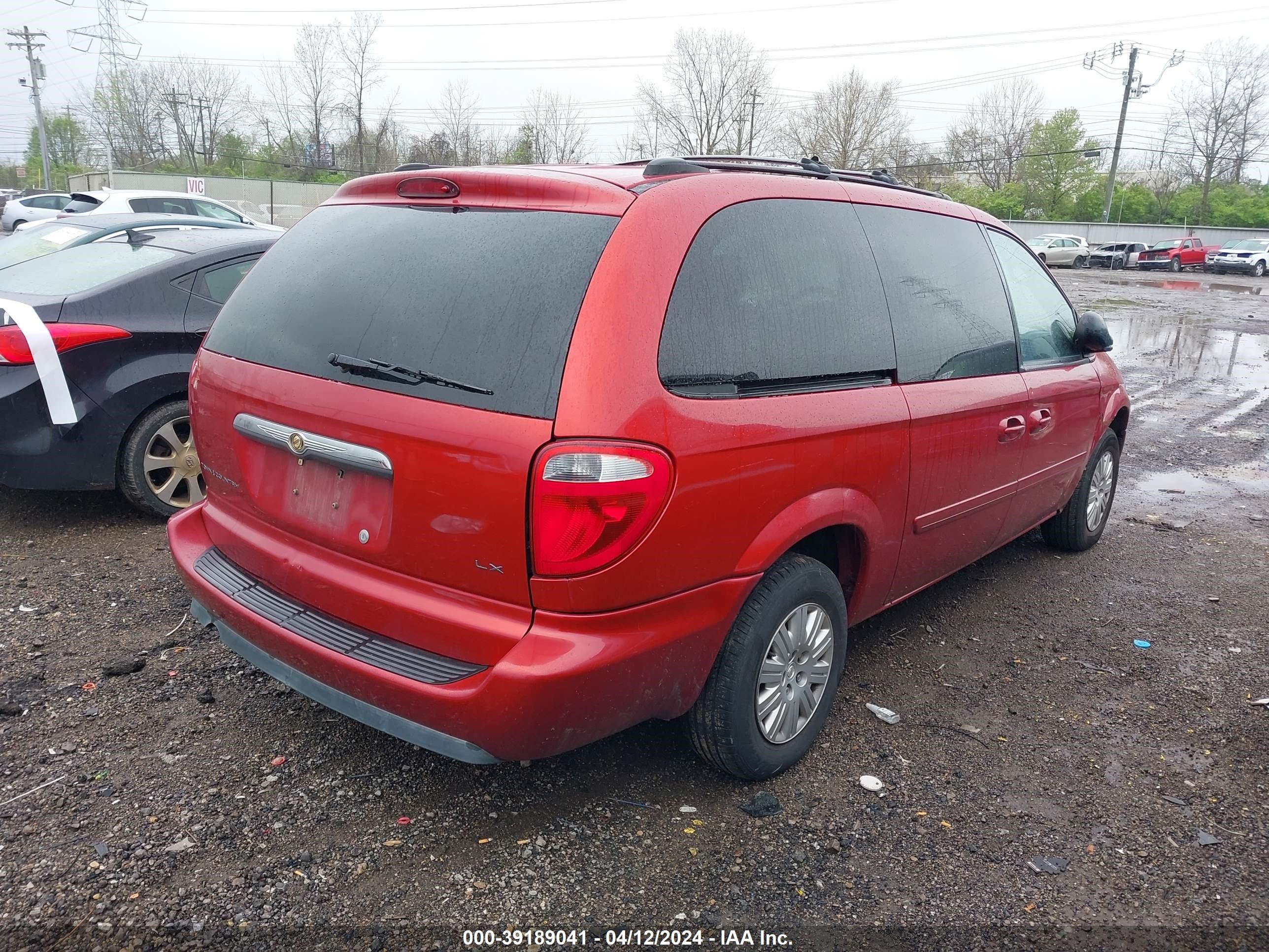 Photo 3 VIN: 2A4GP44R06R637523 - CHRYSLER TOWN & COUNTRY 