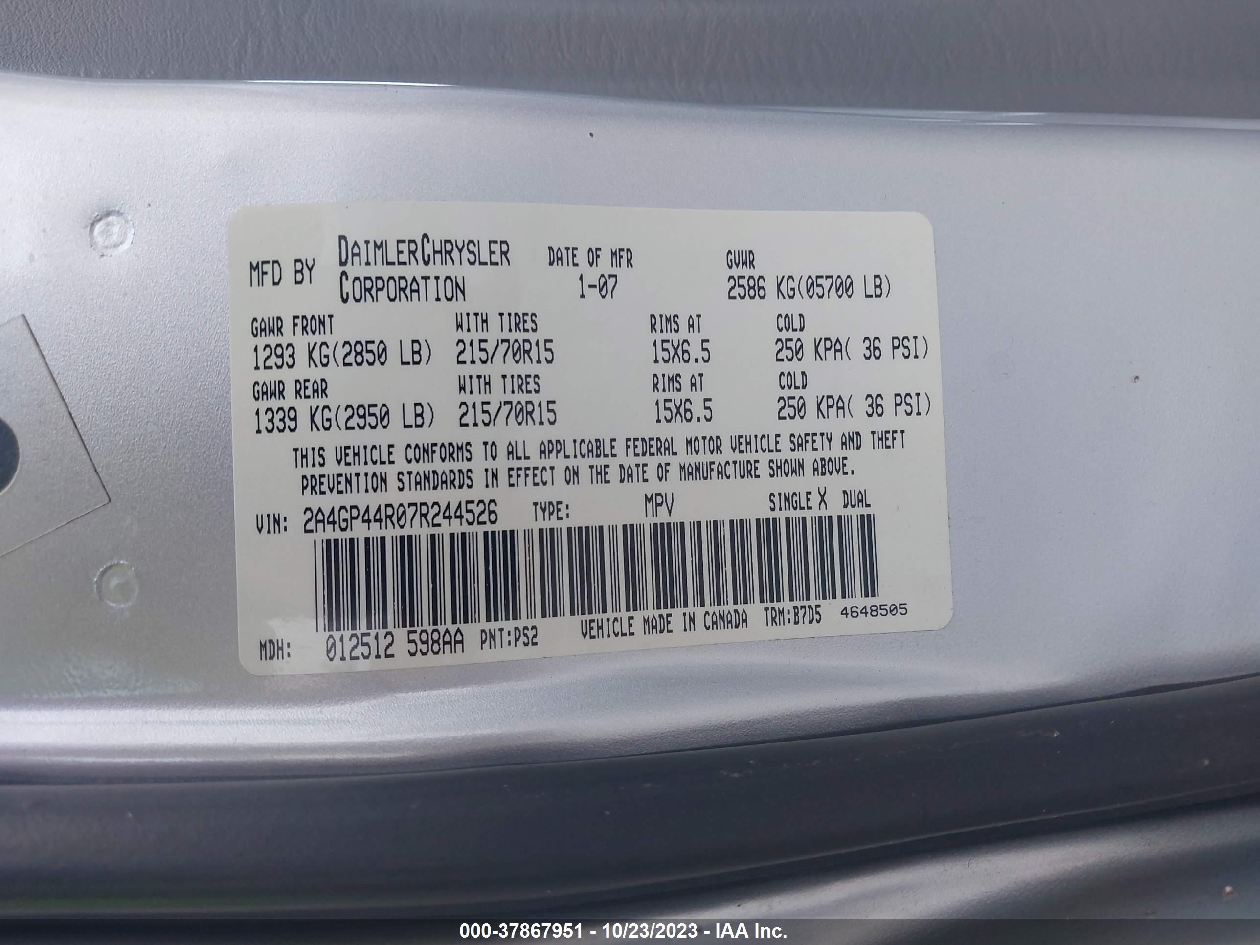 Photo 8 VIN: 2A4GP44R07R244526 - CHRYSLER TOWN & COUNTRY 