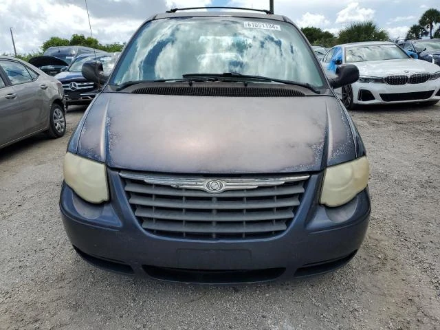 Photo 4 VIN: 2A4GP44R07R307432 - CHRYSLER TOWN & COU 