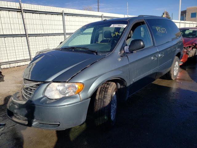 Photo 1 VIN: 2A4GP44R36R905657 - CHRYSLER TOWN &AMP COU 