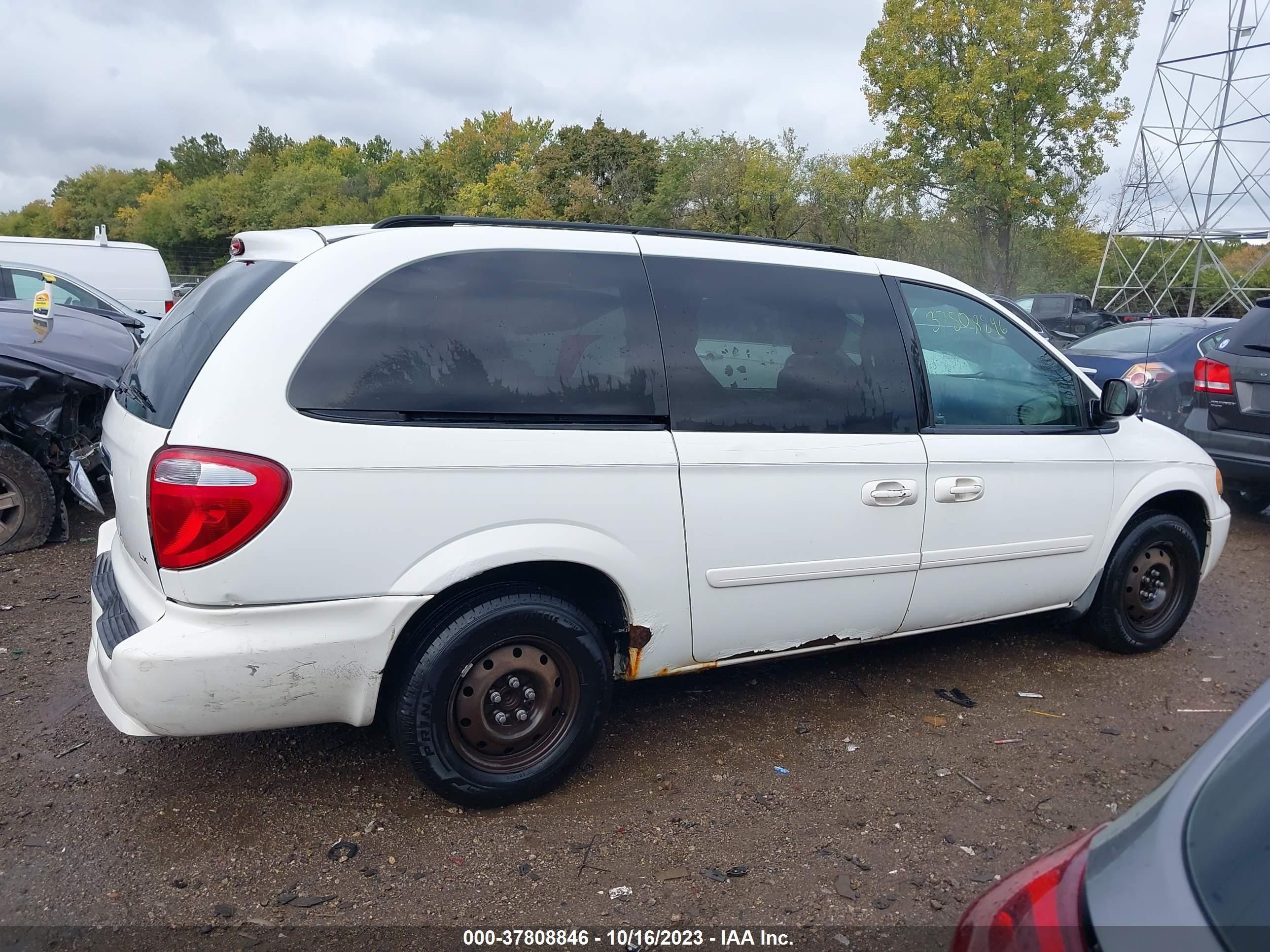 Photo 12 VIN: 2A4GP44R47R220987 - CHRYSLER TOWN & COUNTRY 