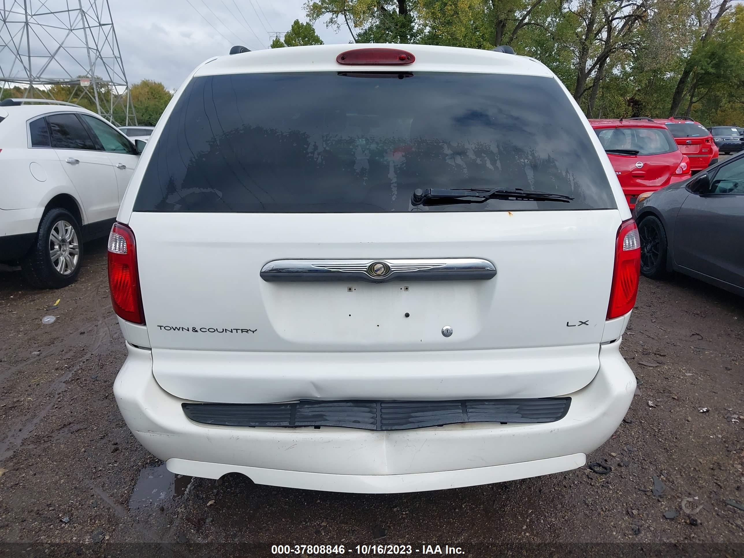 Photo 15 VIN: 2A4GP44R47R220987 - CHRYSLER TOWN & COUNTRY 