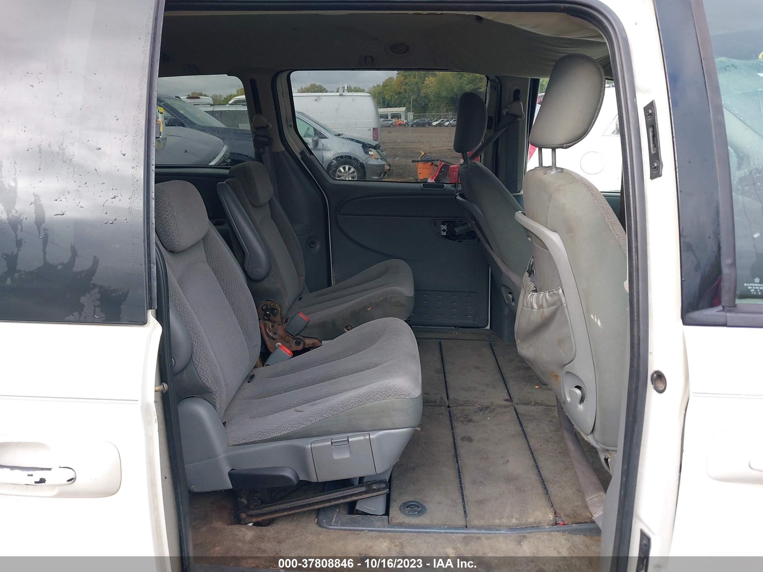 Photo 7 VIN: 2A4GP44R47R220987 - CHRYSLER TOWN & COUNTRY 