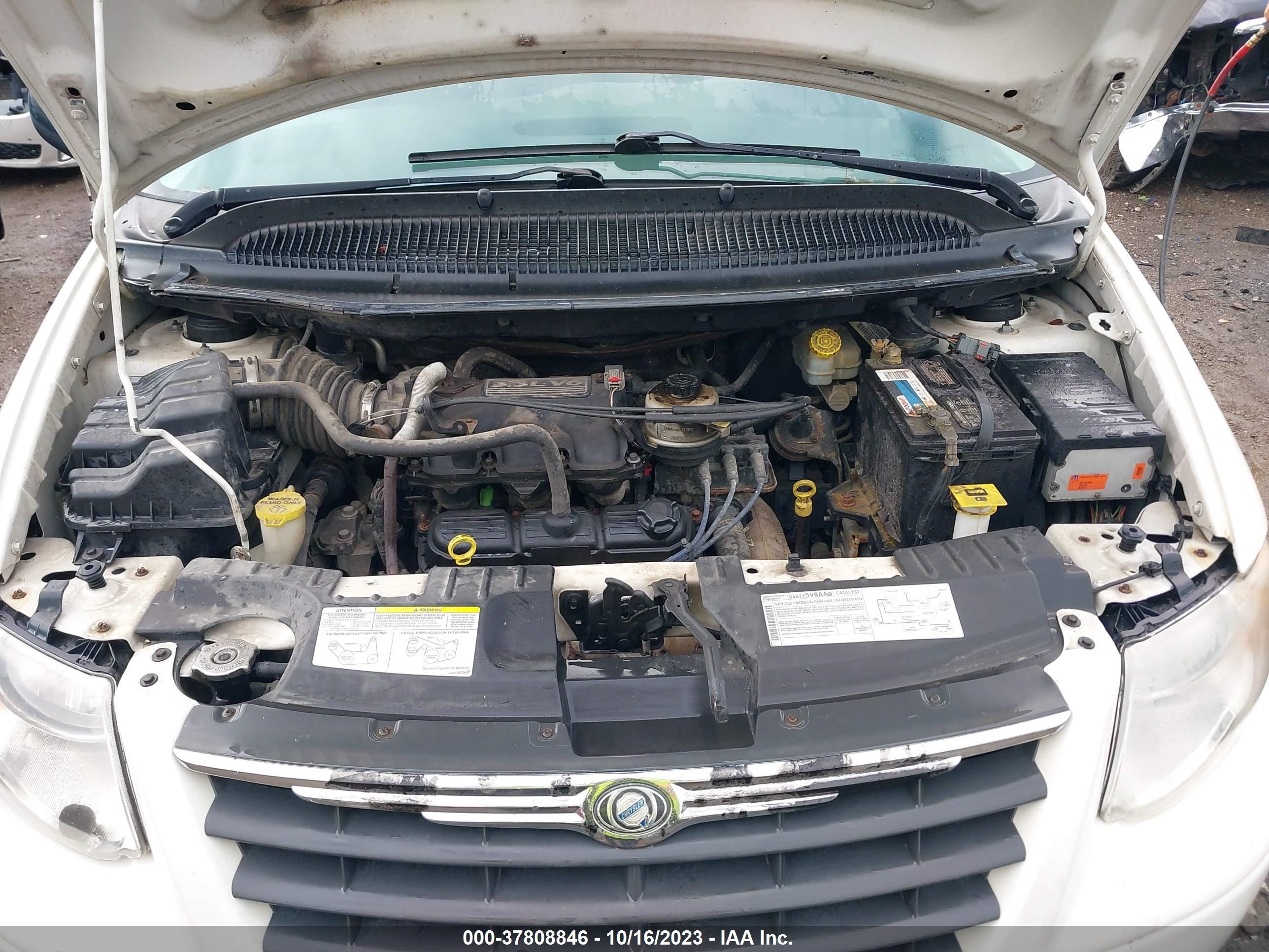 Photo 9 VIN: 2A4GP44R47R220987 - CHRYSLER TOWN & COUNTRY 